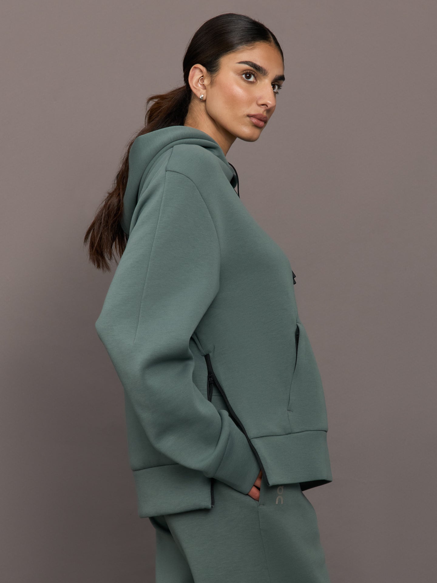 Carbon38 | Focus Tech Hoodie - Olive