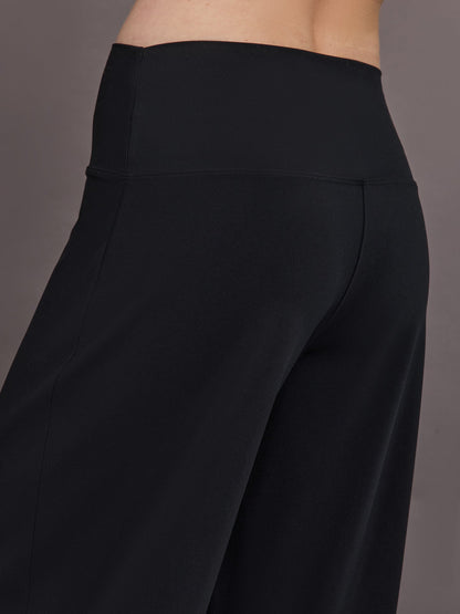 Carbon38 | Palazzo Pant in Melt - Black