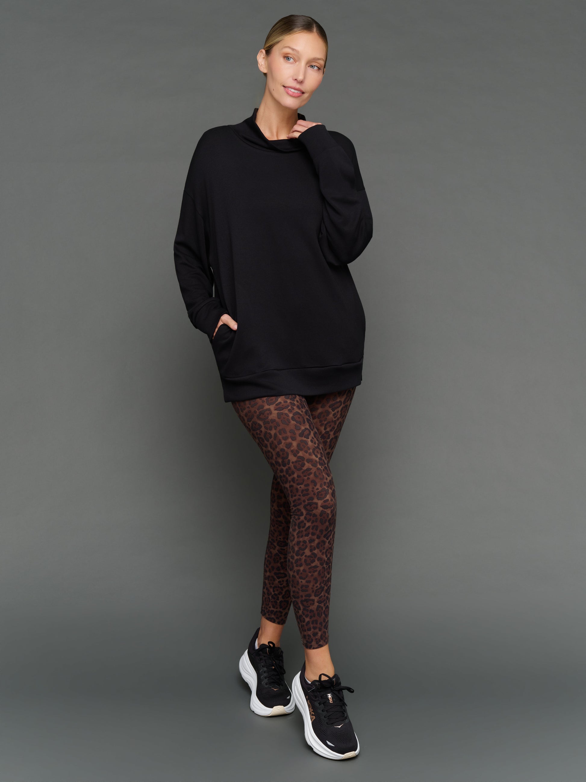 Carbon38 | Mock Neck Pullover in Interlock - Black