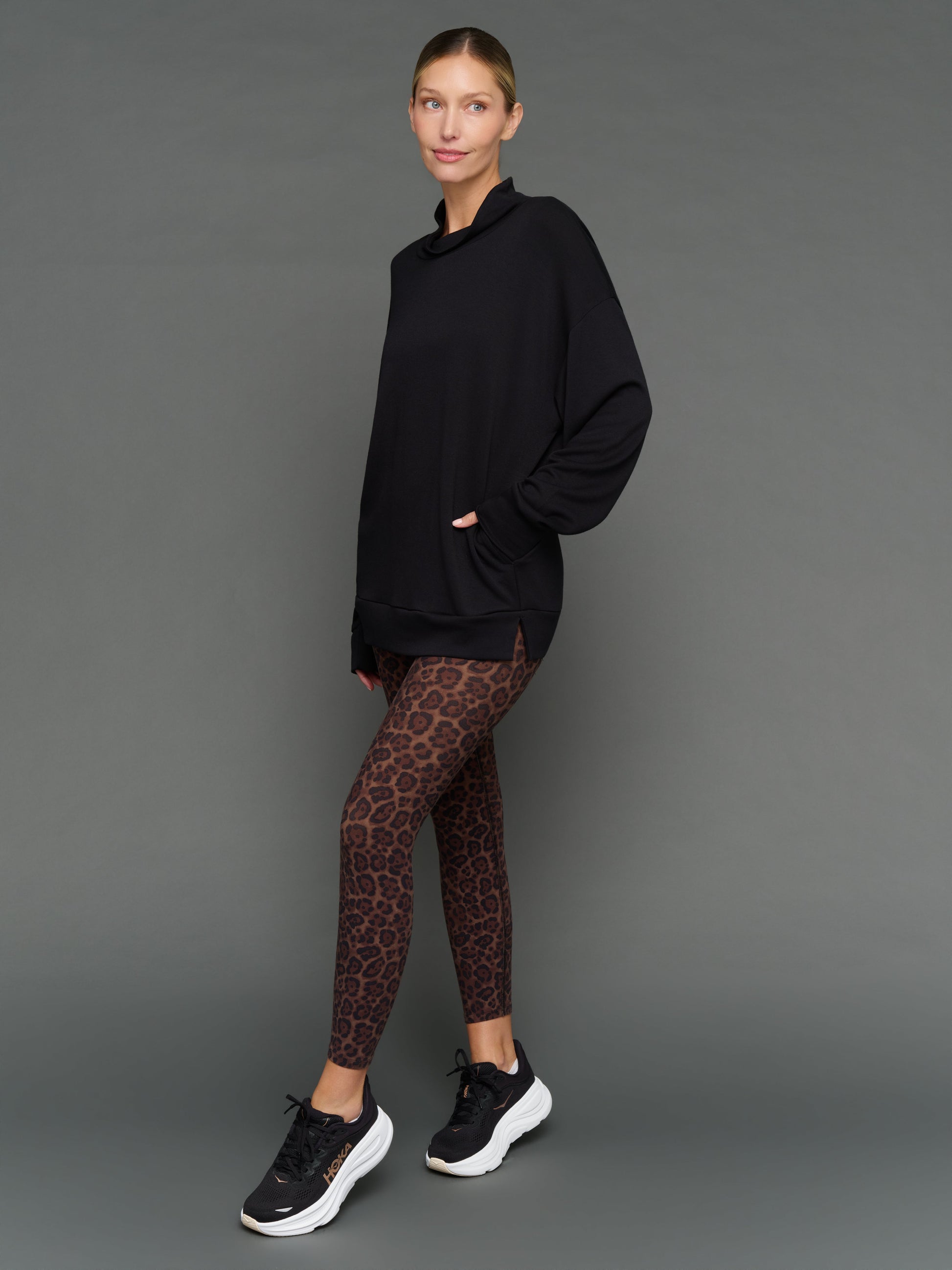 Carbon38 | Mock Neck Pullover in Interlock - Black