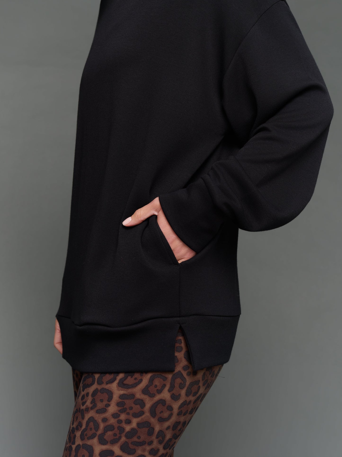 Carbon38 | Mock Neck Pullover in Interlock - Black