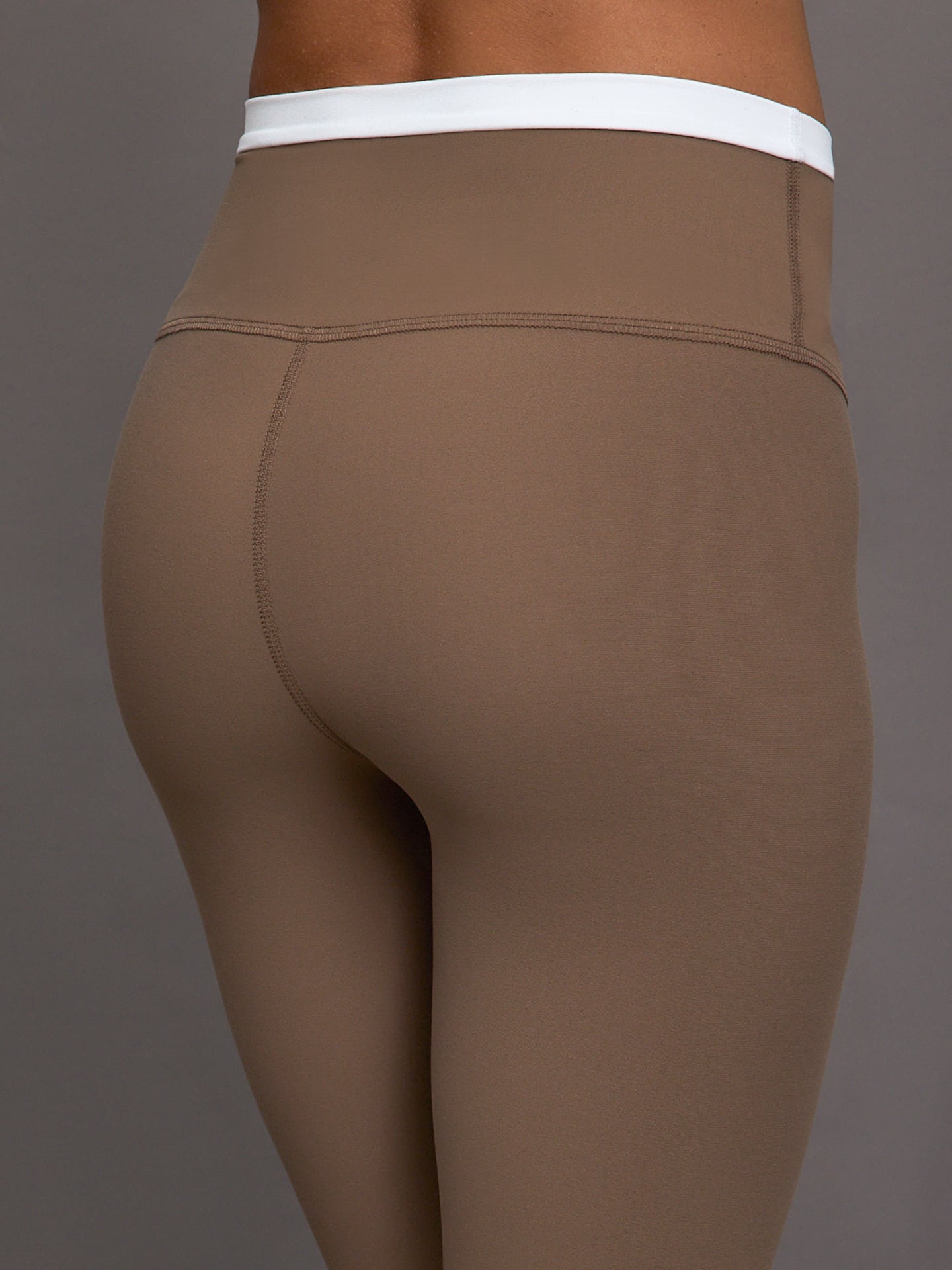 Carbon38 | Contrast Waistband Legging in Melt - Caribou/ White