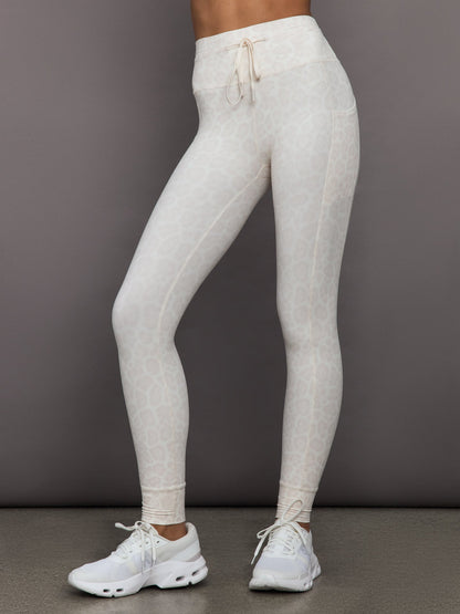 Carbon38 | High Rise Sport Pocket Legging in Melt - Snow Leopard