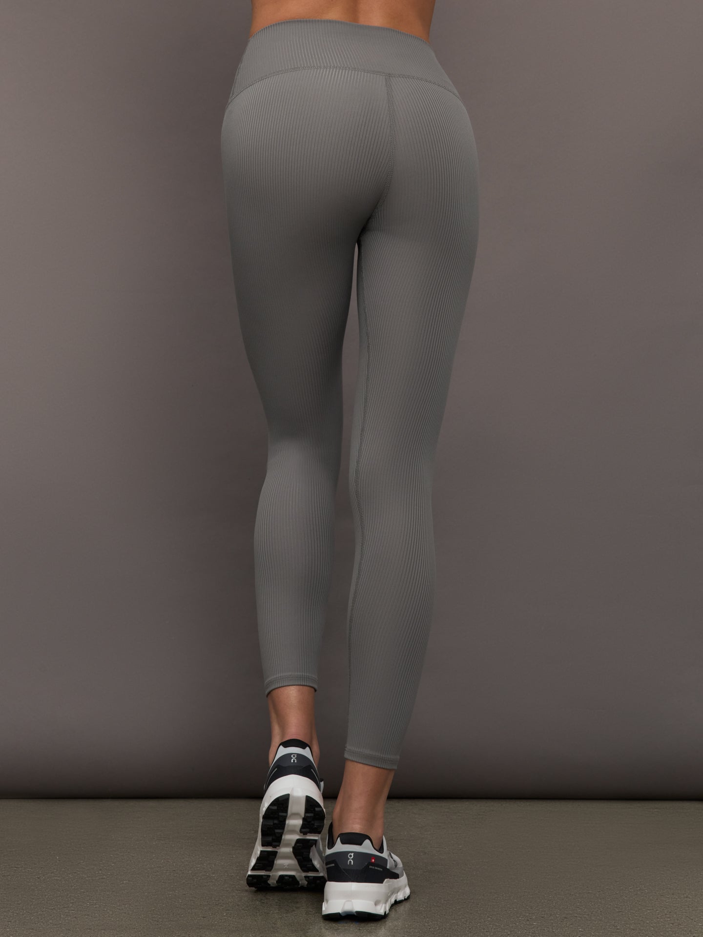Carbon38 | High Rise Legging in Ribbed Melt - Steel Grey