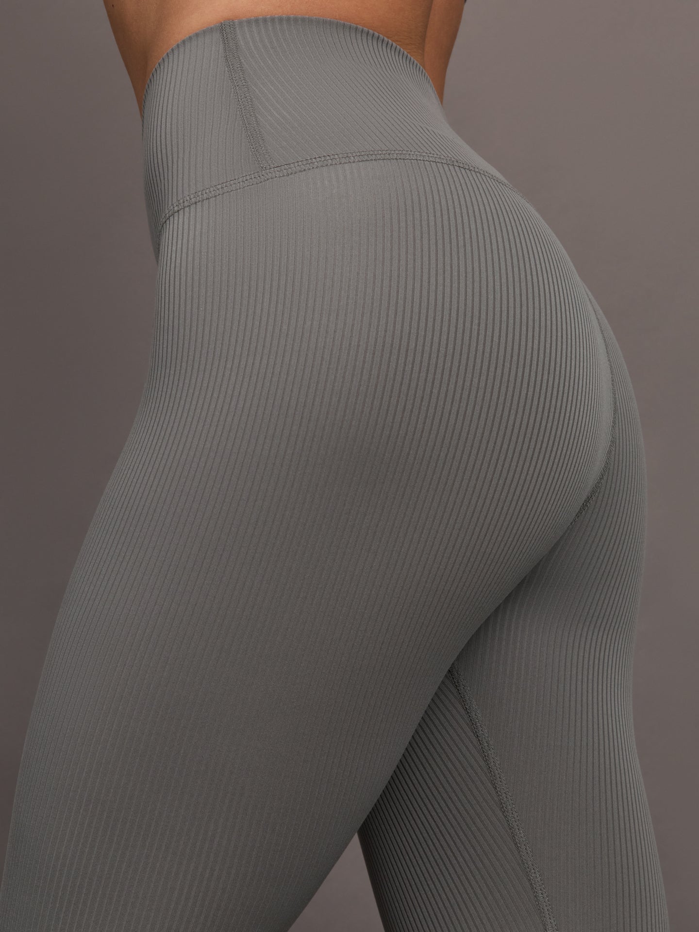 Carbon38 | High Rise Legging in Ribbed Melt - Steel Grey