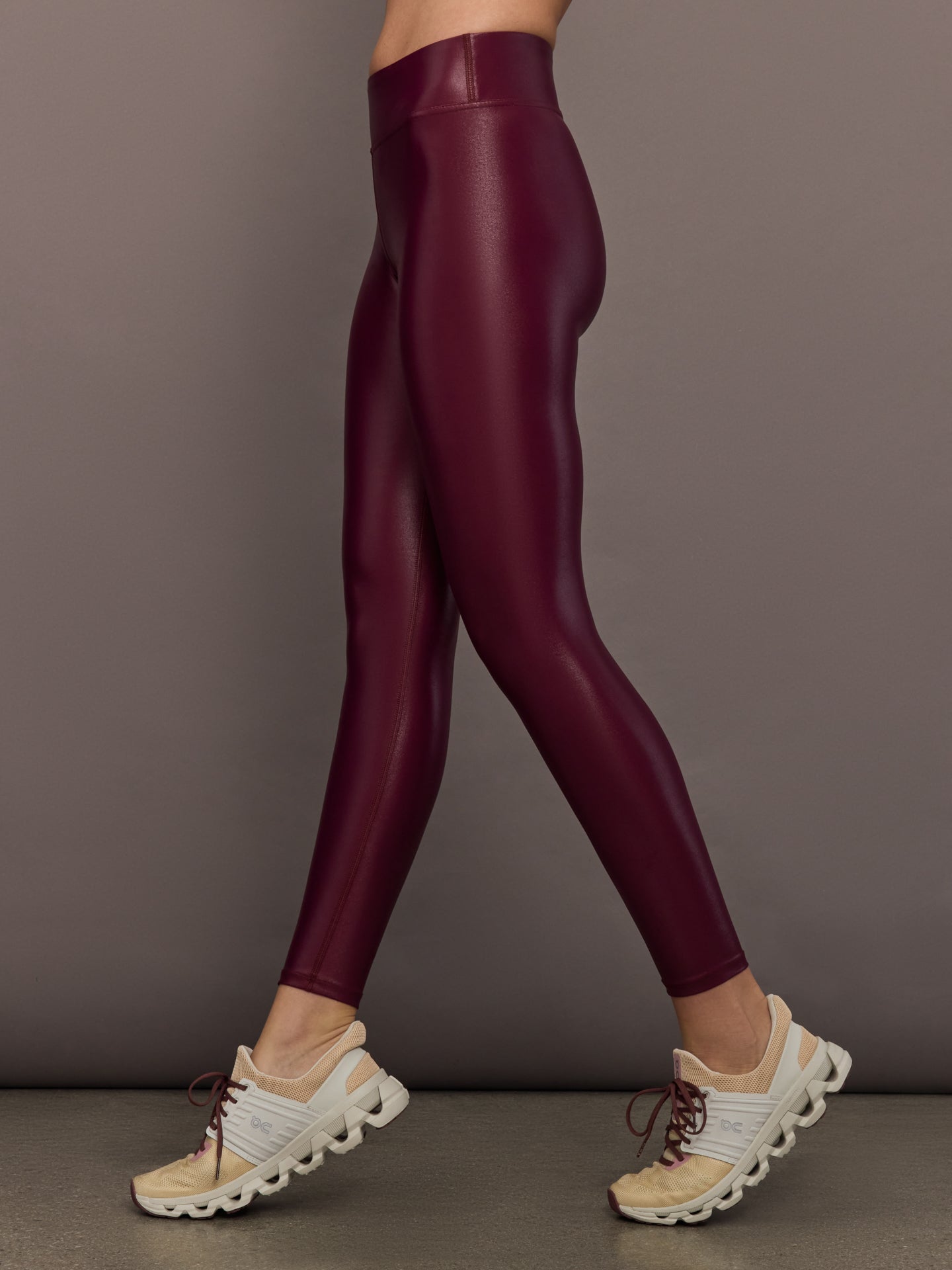 Carbon38 | Regular Rise 7/8 Legging in Takara Shine - Fig