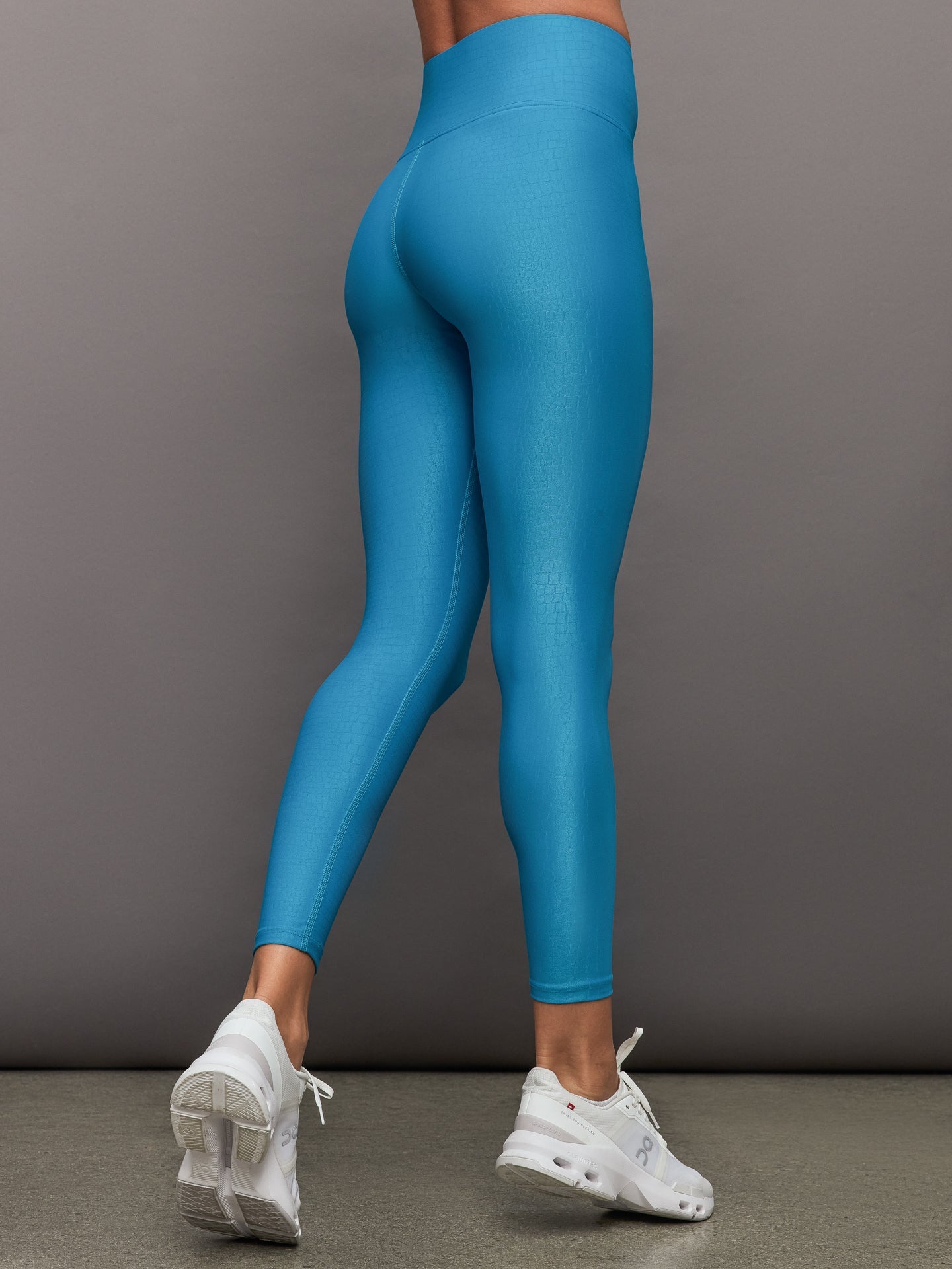 Carbon38 | High Rise 7/8 Legging in Croc Takara Shine - Enamel Blue