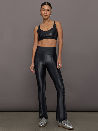 Carbon38 | Soft Sculpt Sports Bra in Takara Shine - Black