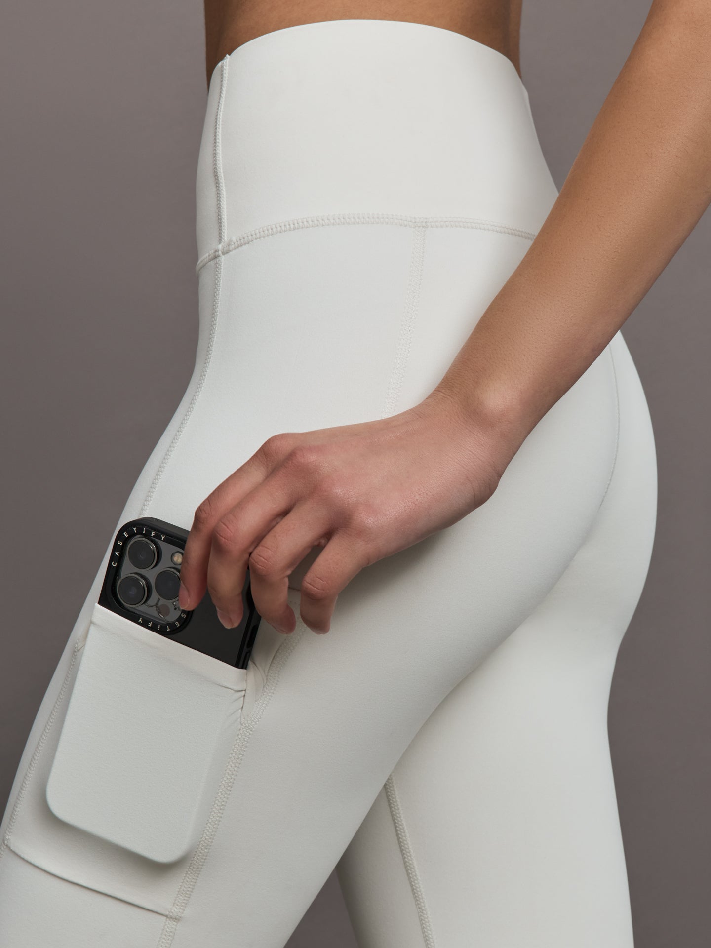 Carbon38 | High Rise Sport Pocket Legging in Diamond Compression - Cloud Dancer