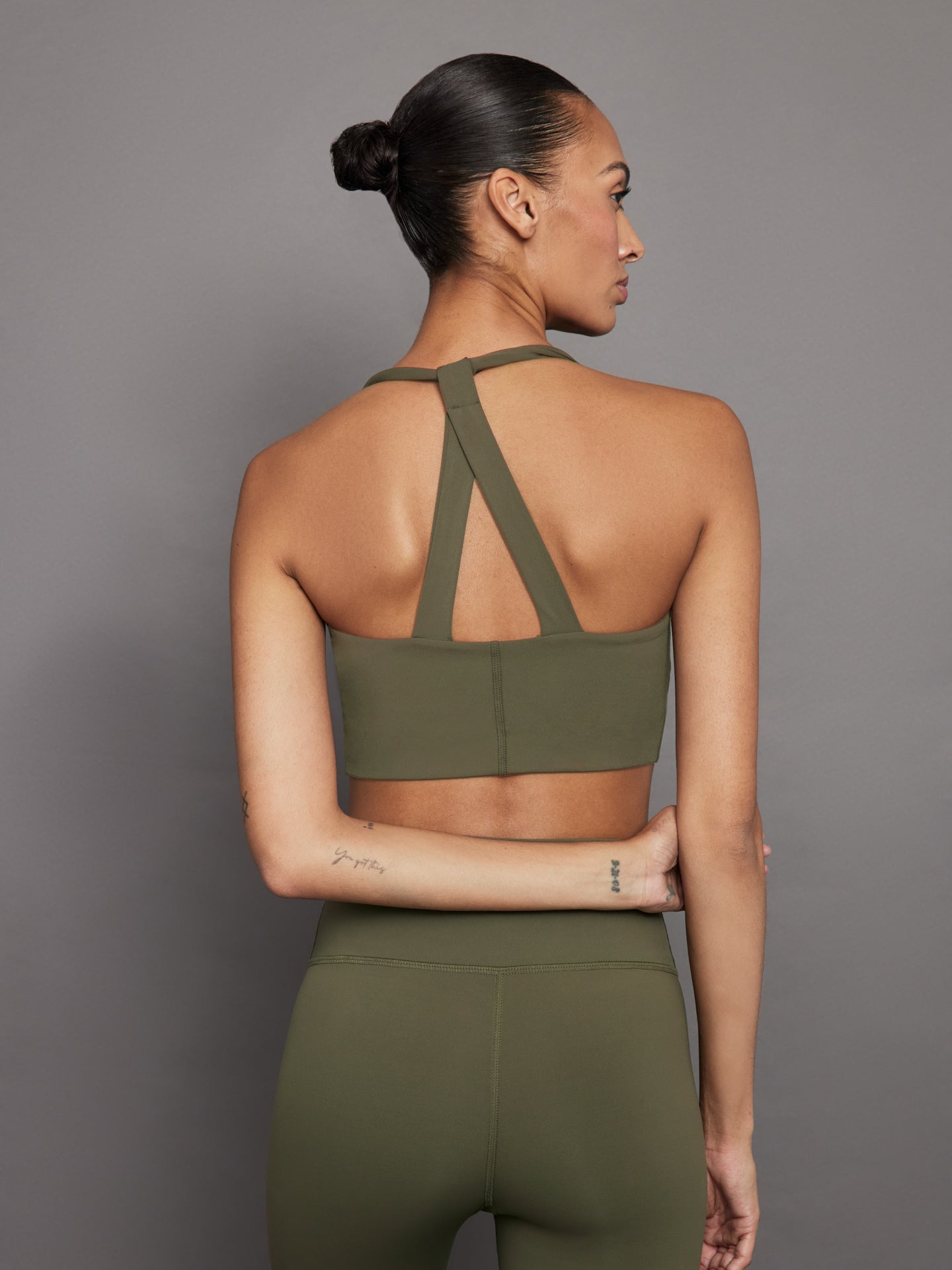 Carbon38 | T Back Bra in Diamond Compression - Olive