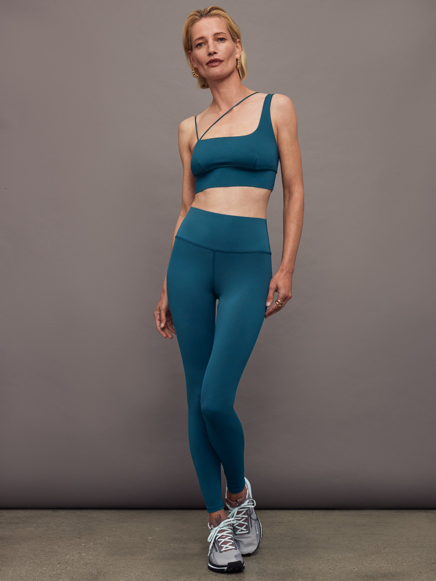 Carbon38 | Asymmetrical Strappy Bra in Diamond Compression - Deep Lagoon
