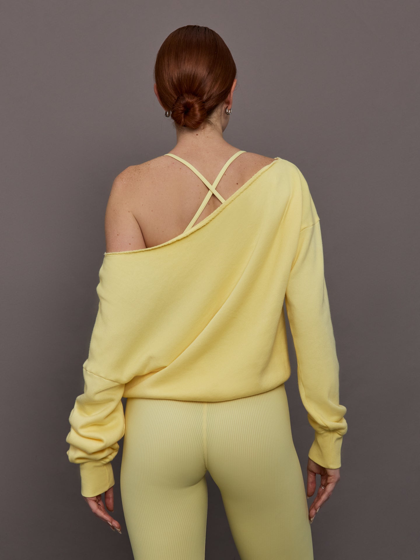 Carbon38 | Off Shoulder Sweatshirt in French Terry - Banana