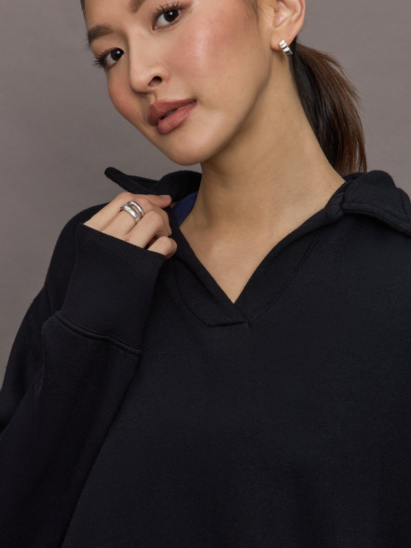 Carbon38 | Johnny Collar Sweatshirt in French Terry - Black