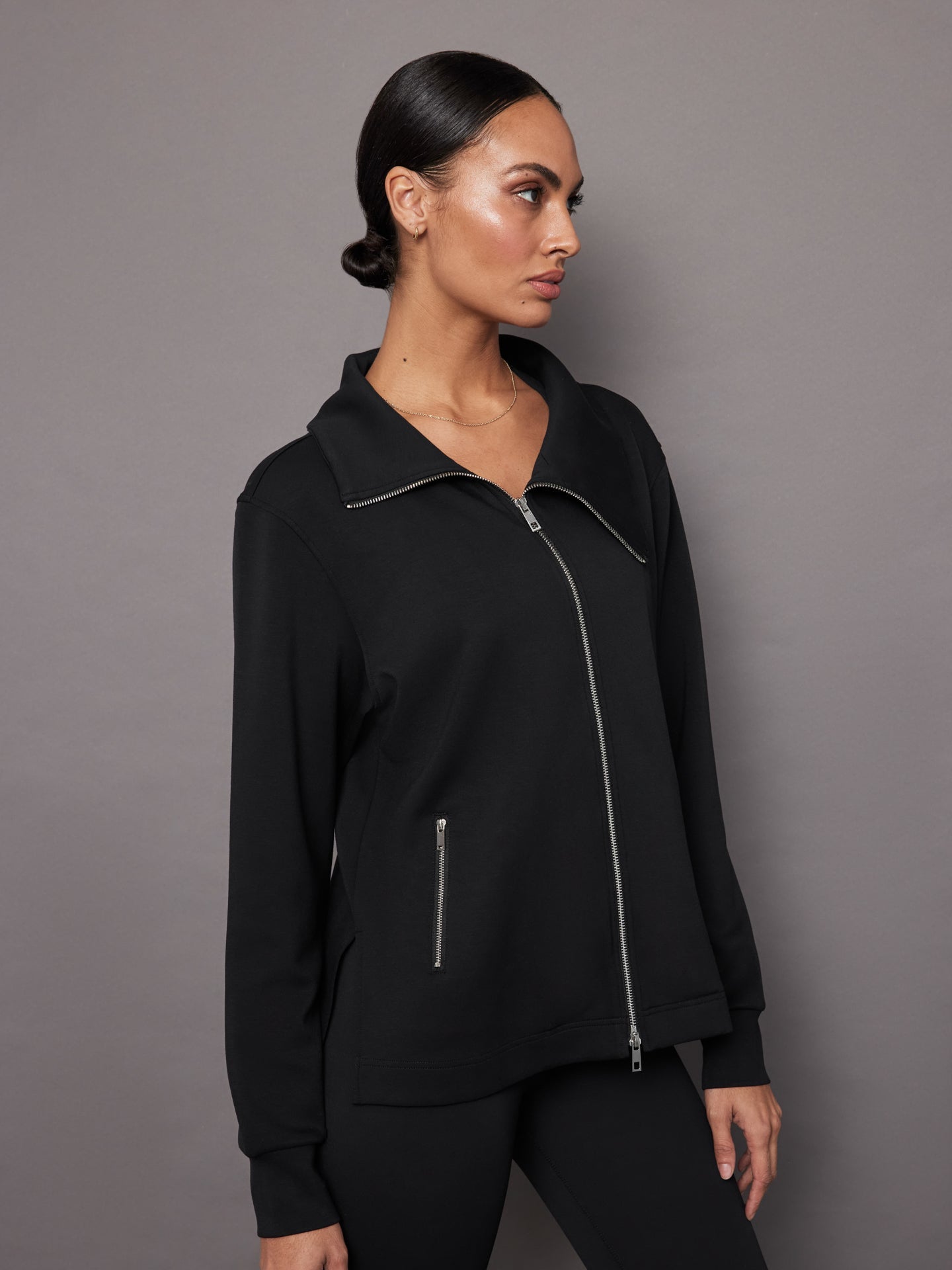 Carbon38 | Knit Jacket with Asymmetrical Zip in Interlock - Black