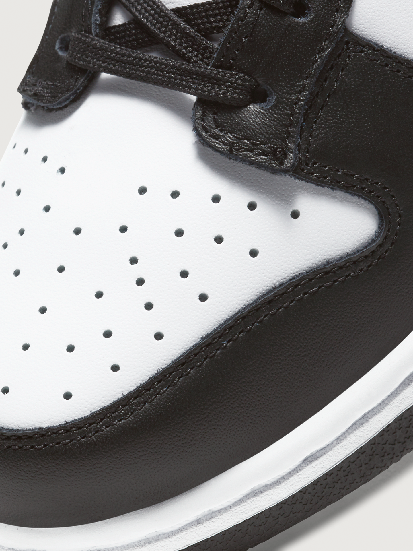 Carbon38 | Nike Dunk Low - White/Black-White