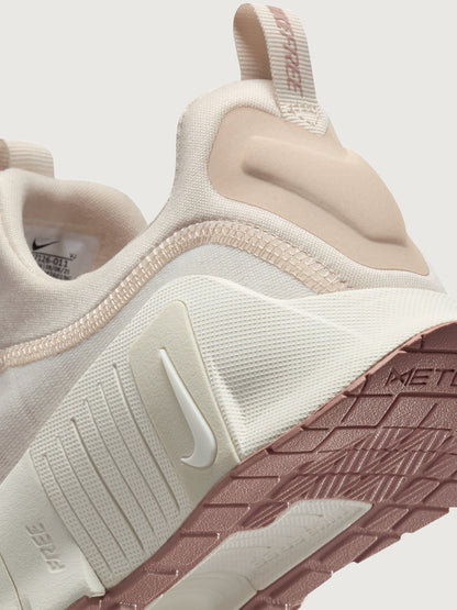 Carbon38 | Nike Free Metcon 6 - Soft Pearl/Particle Pink-Pearl White