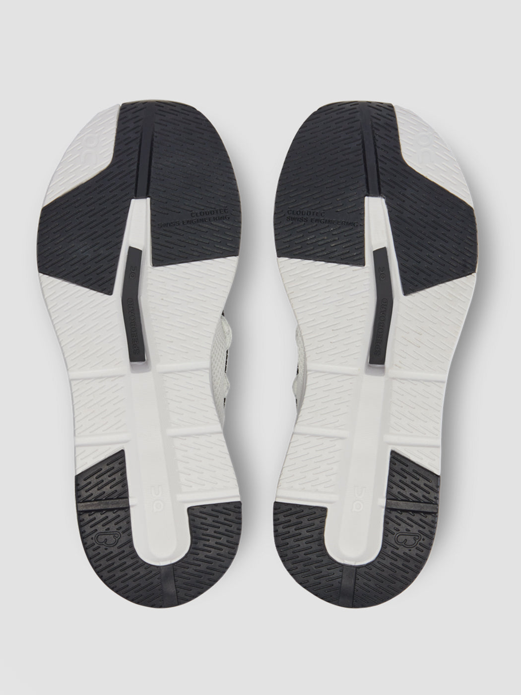 Carbon38 | Cloudeasy - Undyed-White | Black