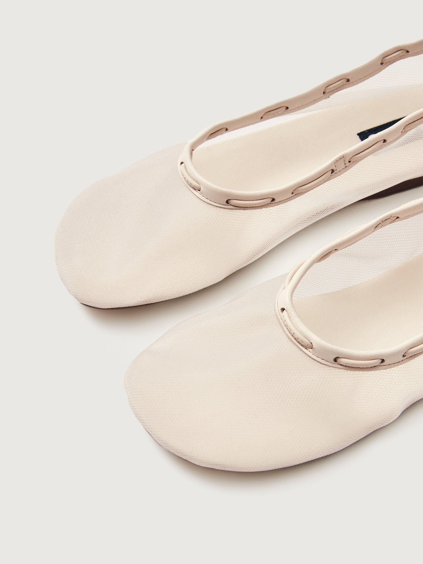 Carbon38 | Gill Mesh - White Leather