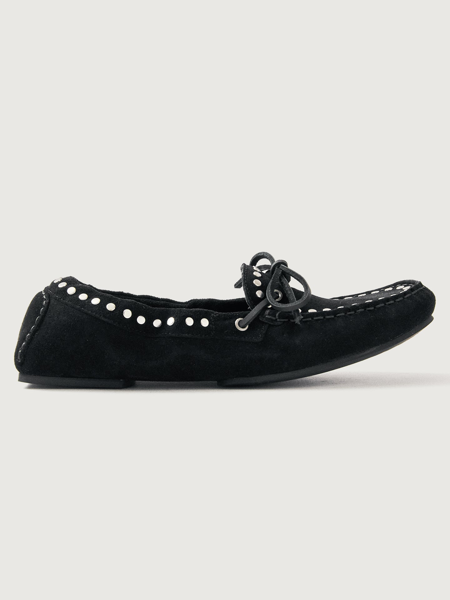 Carbon38 | Calla Suede Studs - Black