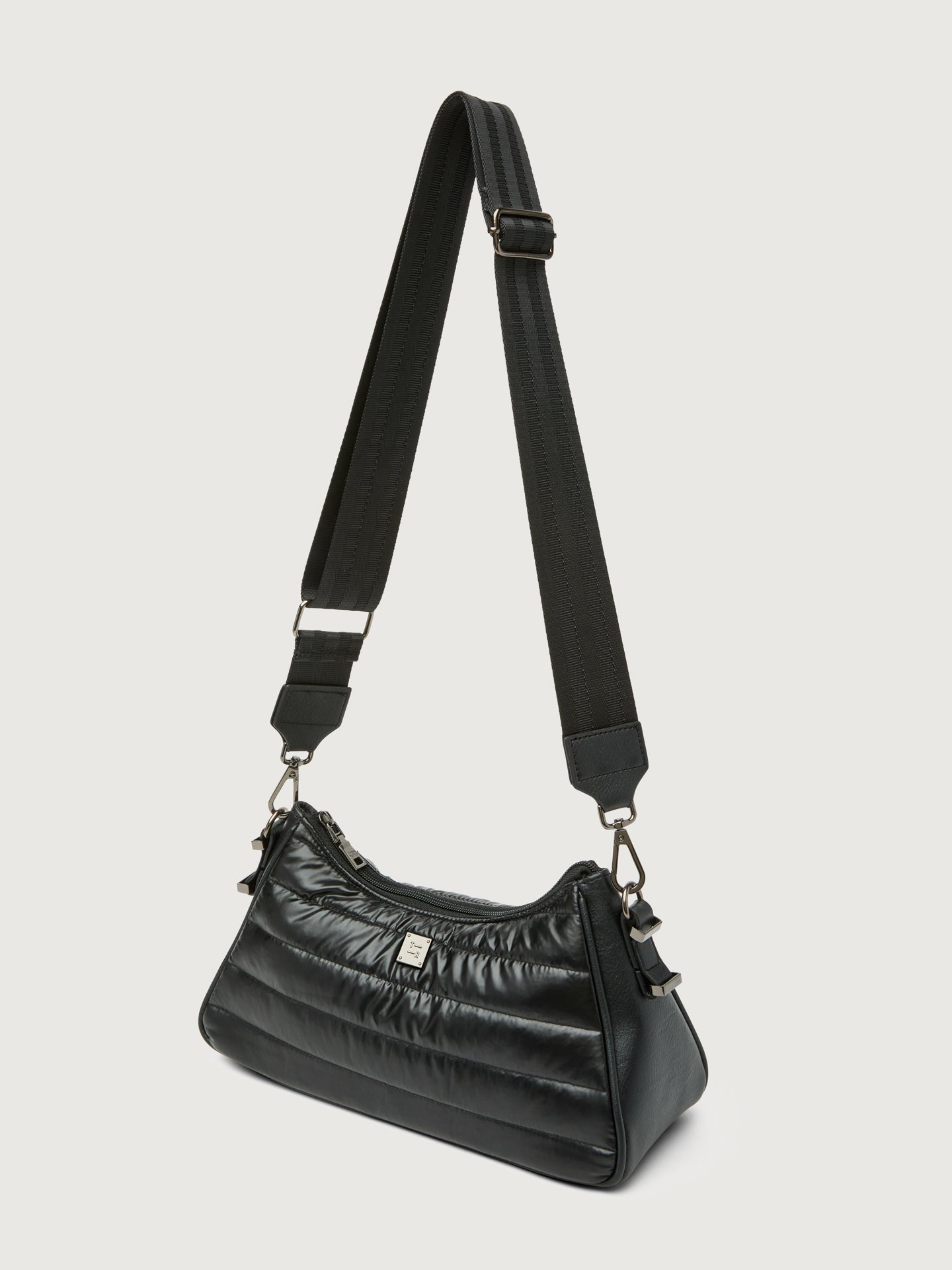 Carbon38 | Cosmopolitan - Pearl Black