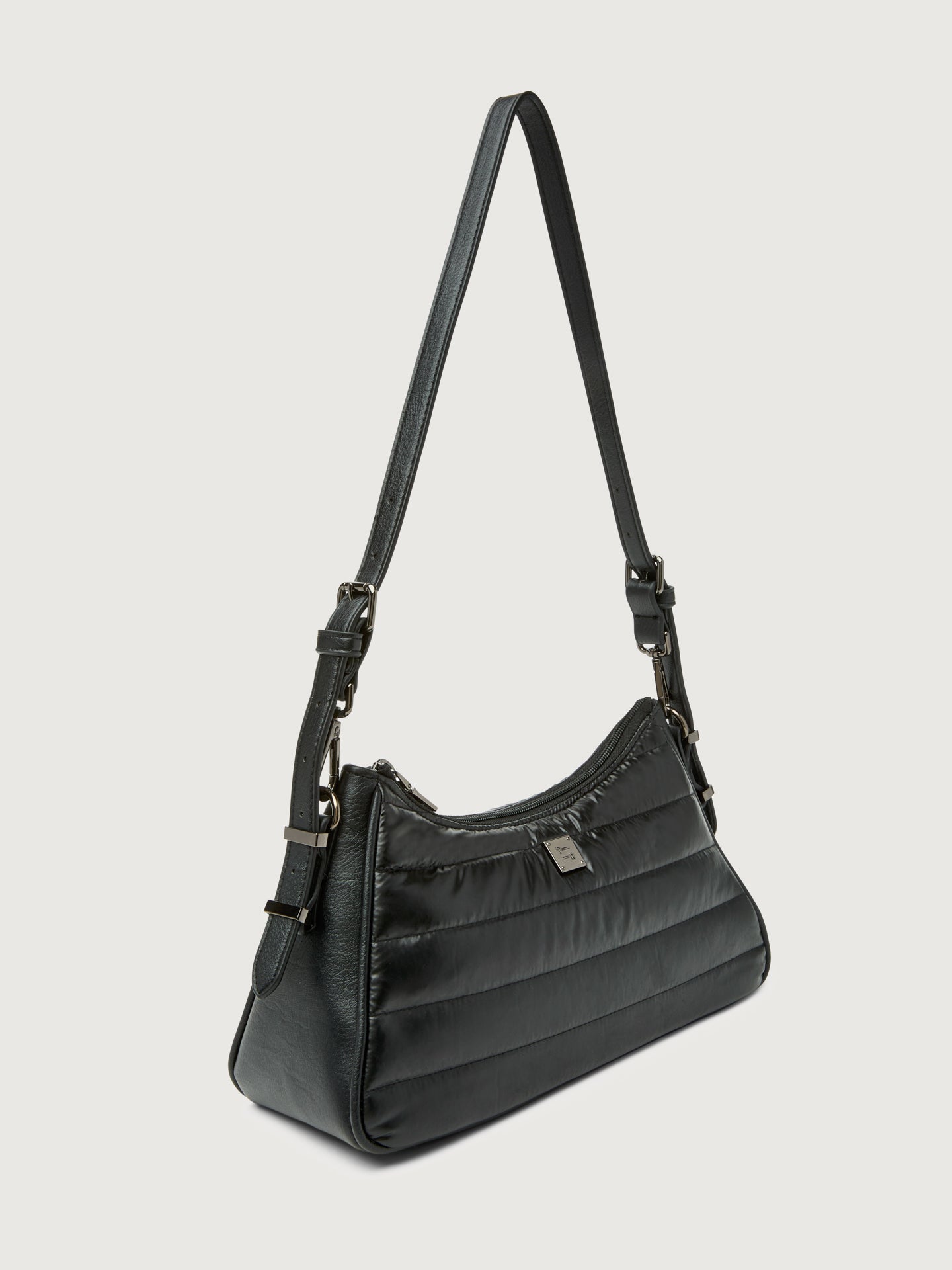 Carbon38 | Cosmopolitan - Pearl Black