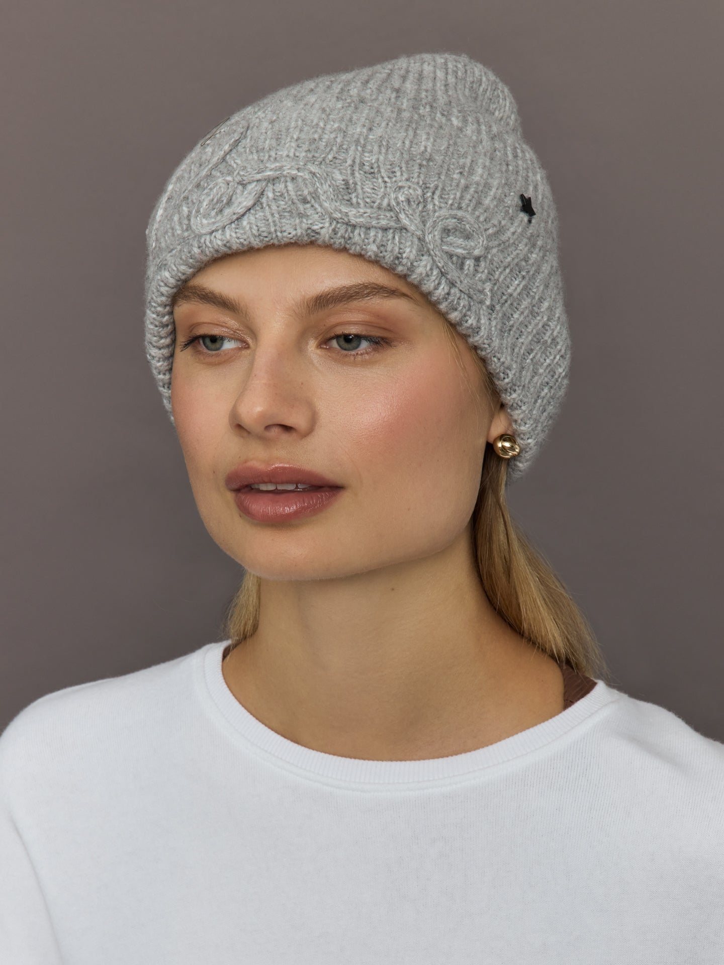 Carbon38 | Love Embroidered Knit Hat - Light Grey