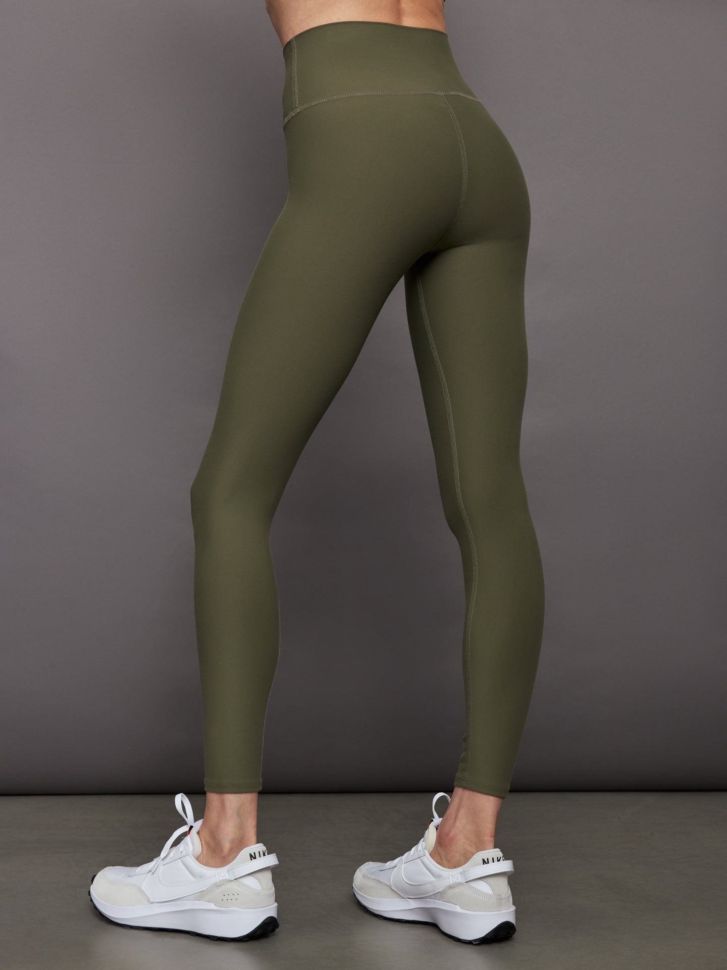 Carbon38 | High Rise Legging in Melt - Olive