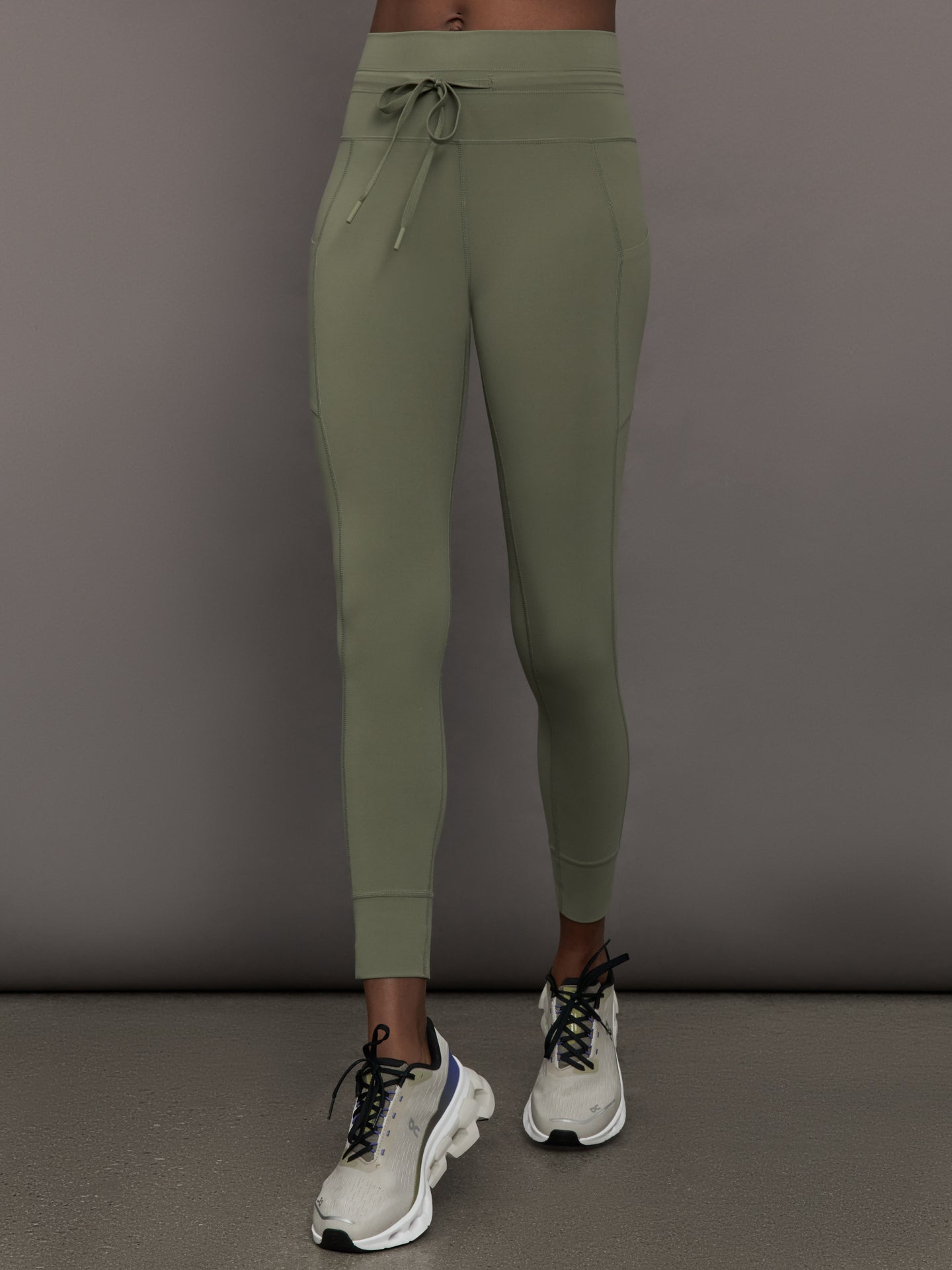 Carbon38 | High Rise Sport Pocket Legging in Melt - Moss