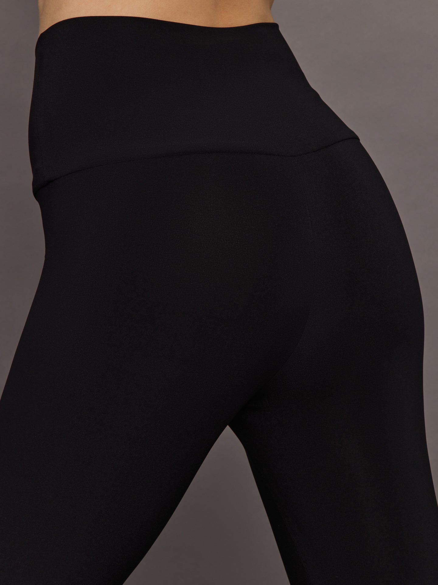 Carbon38 | Fringe Hem Cropped Legging - Black