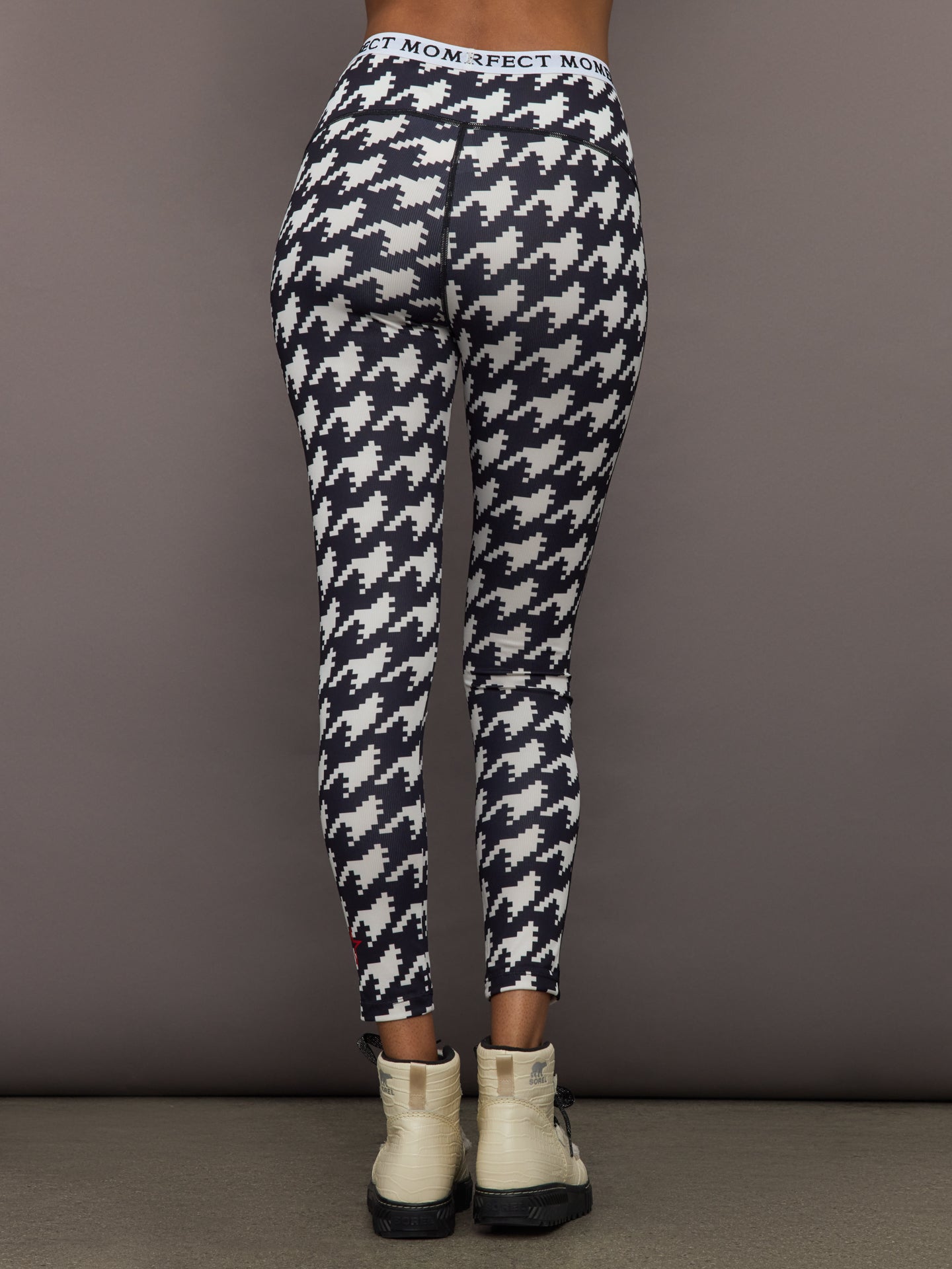 Carbon38 | Printed Base Layer Leggings - B&W Houndstooth