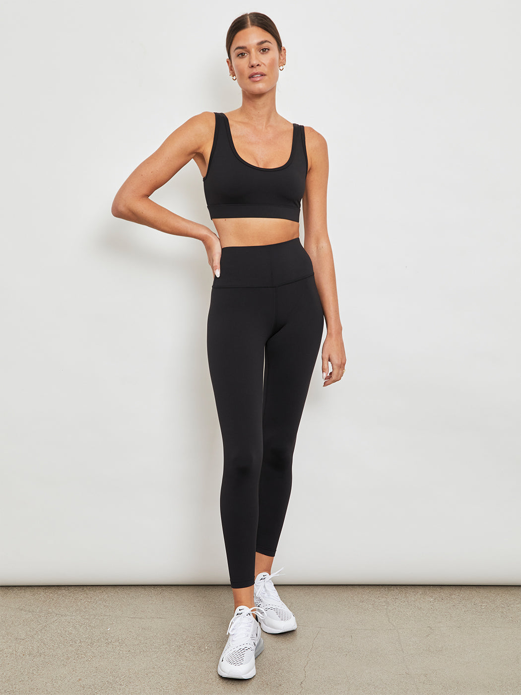 Carbon38 | Cut Out Scoop Bra in Diamond Compression - Black