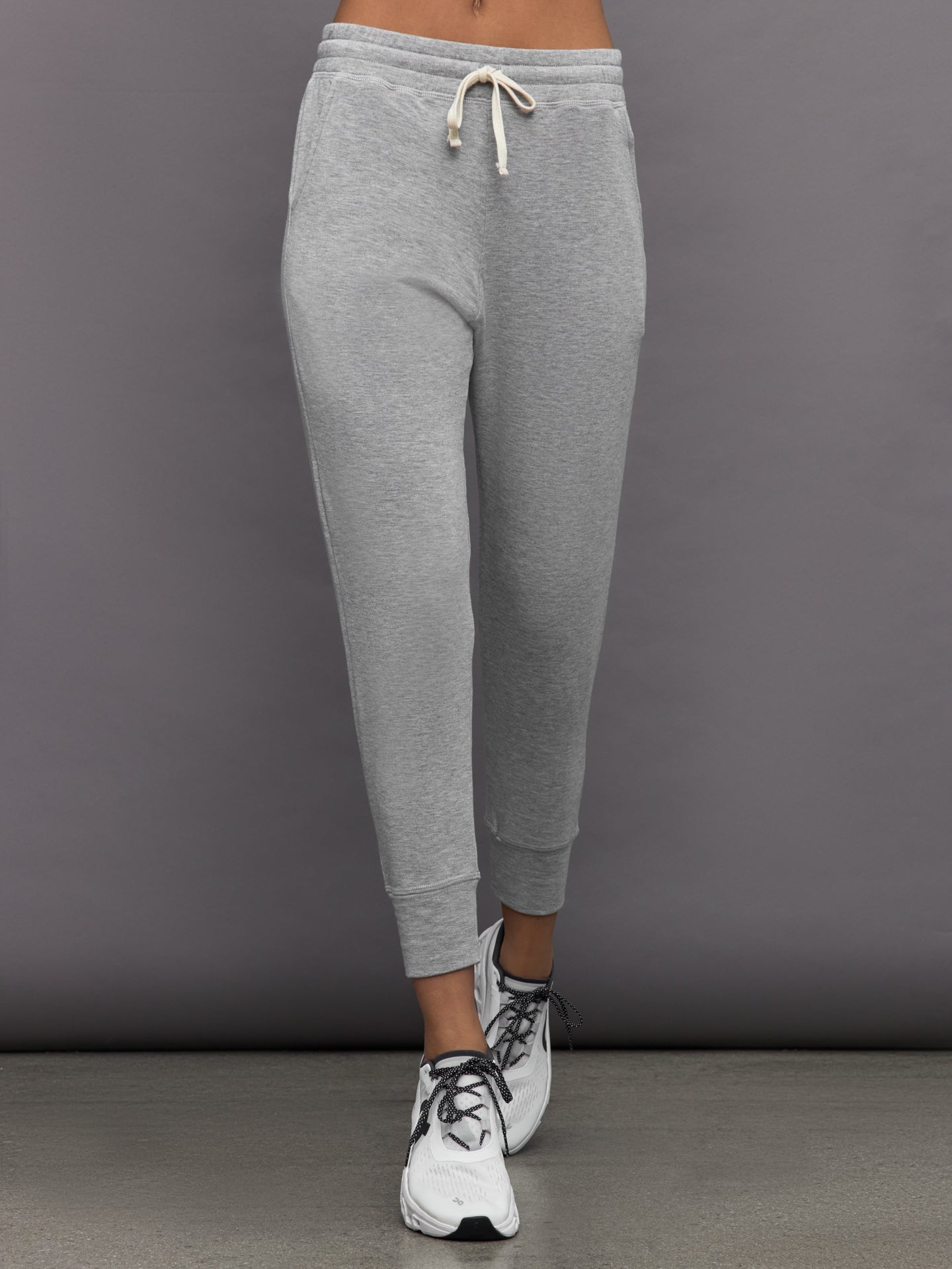 Carbon38 | Slim Jogger - Heather Grey