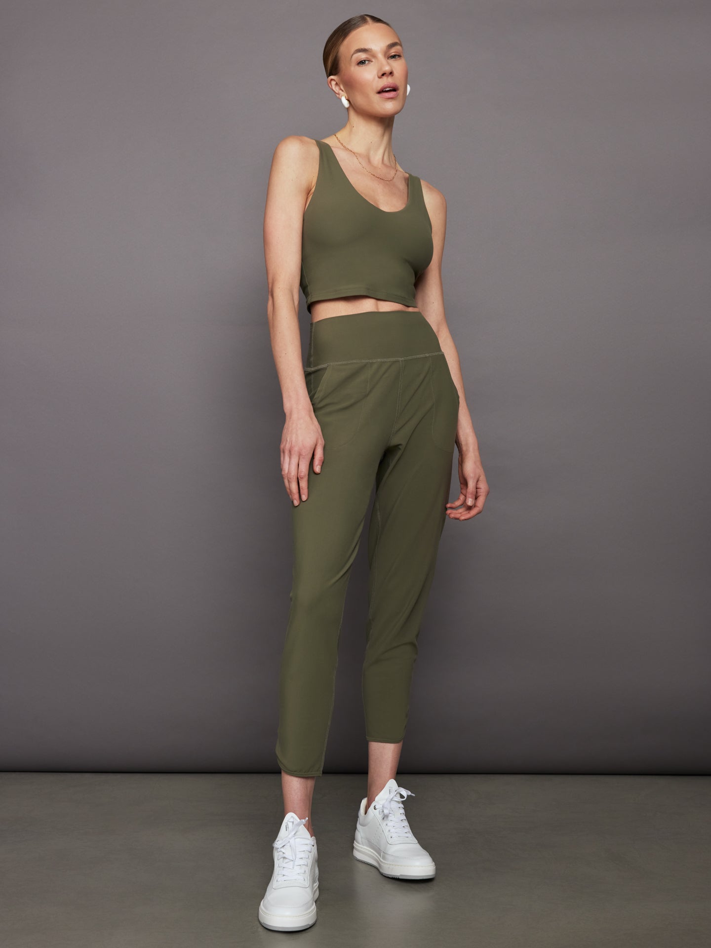 Carbon38 | Jogger in Melt - Olive