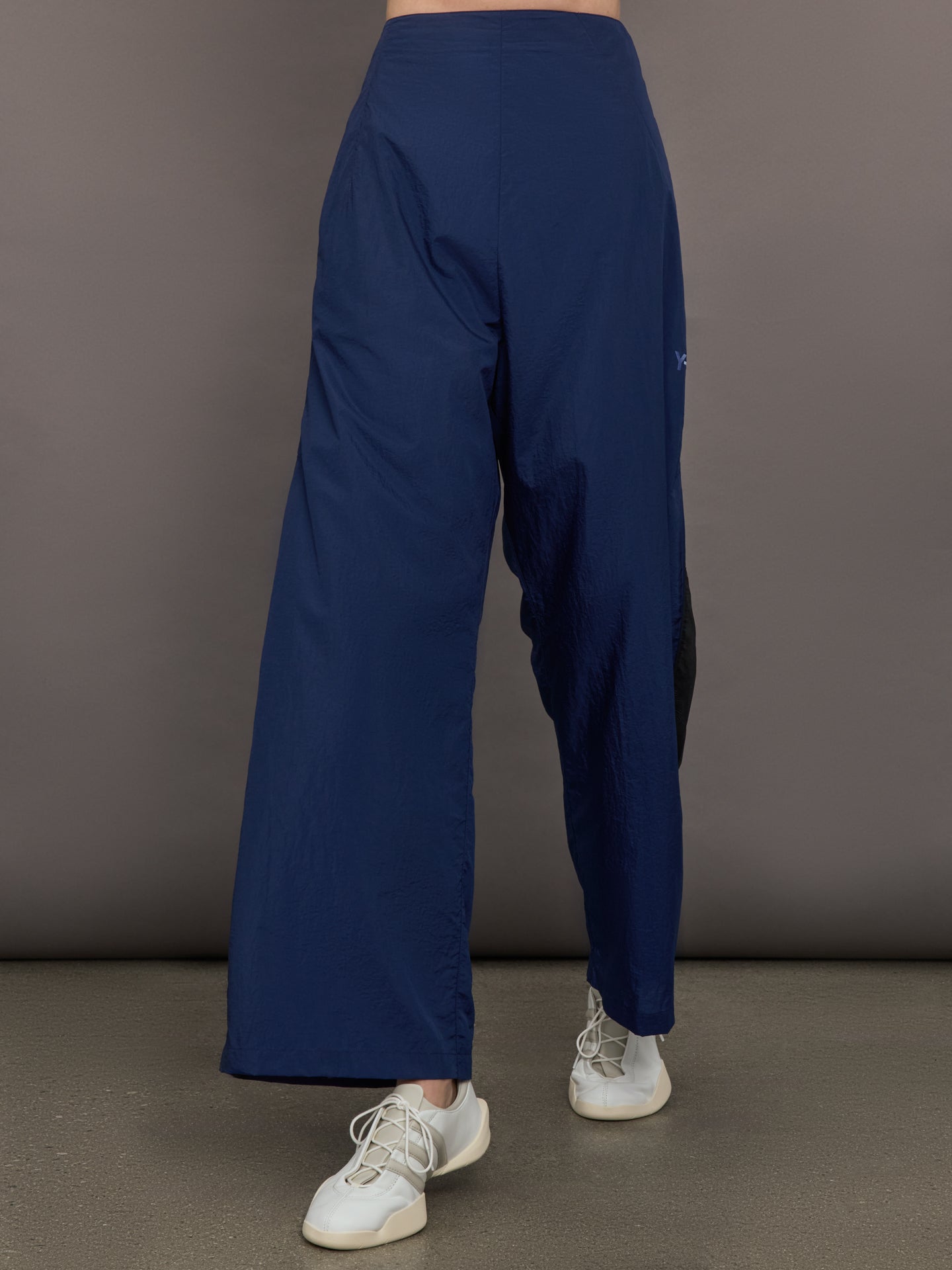 Carbon38 | Ultralight Nylon Pant - Dark Blue