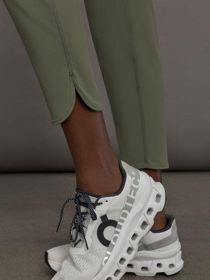 Carbon38 | Jogger in Melt - Moss