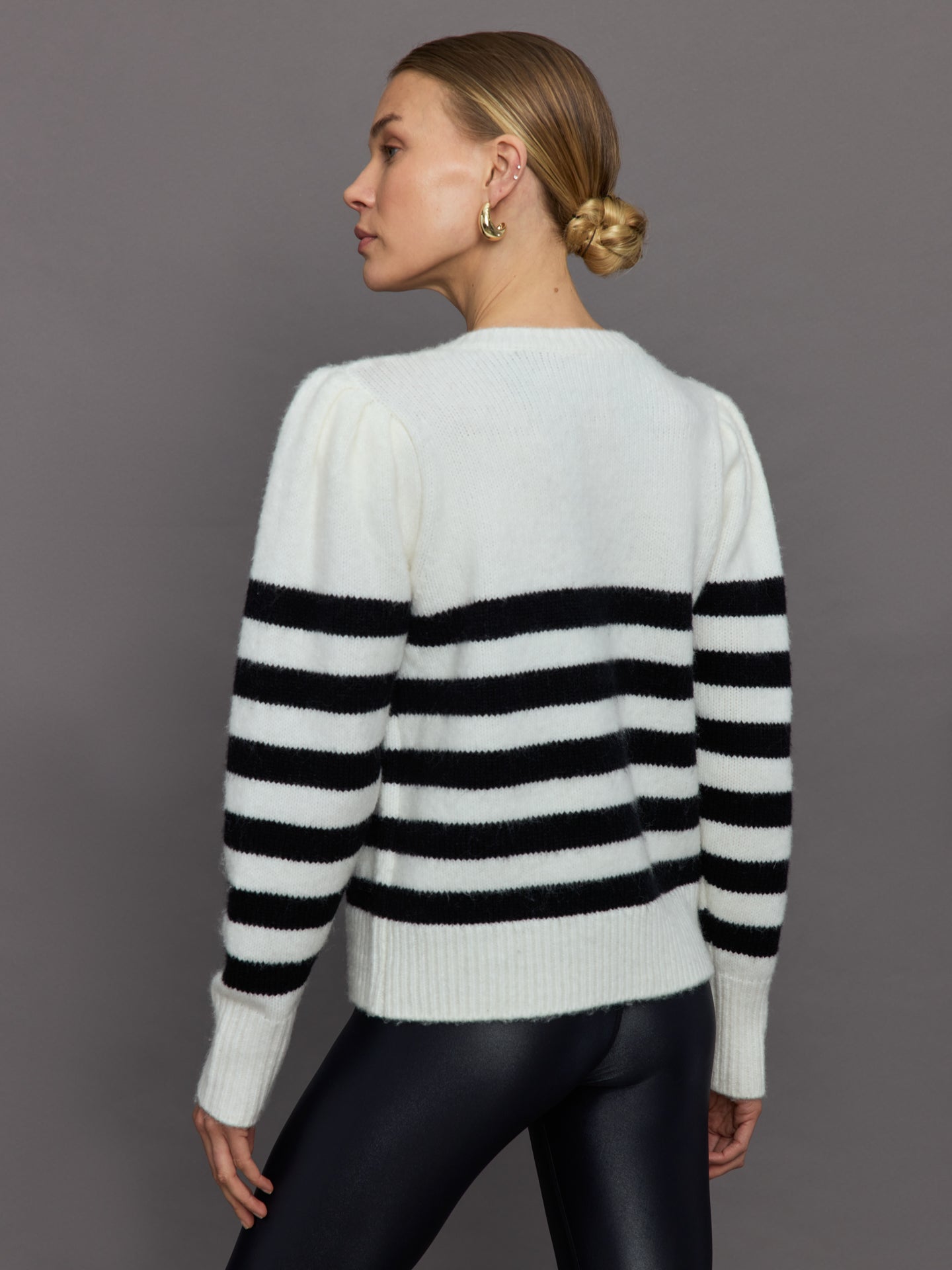 Carbon38 | Striped Puff Sleeve Sweater - Cream/ Black