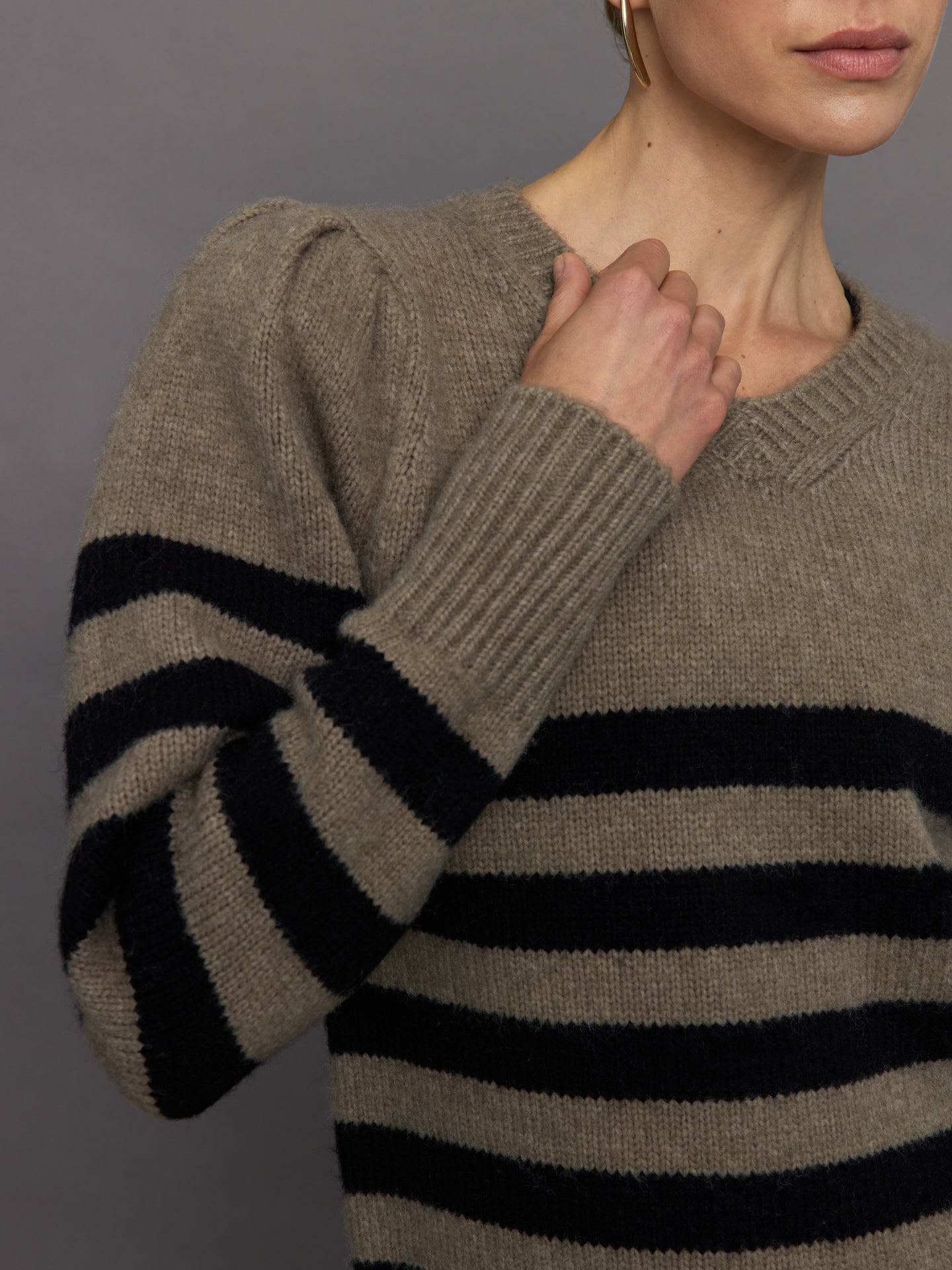 Carbon38 | Striped Puff Sleeve Sweater - Stone/ Black