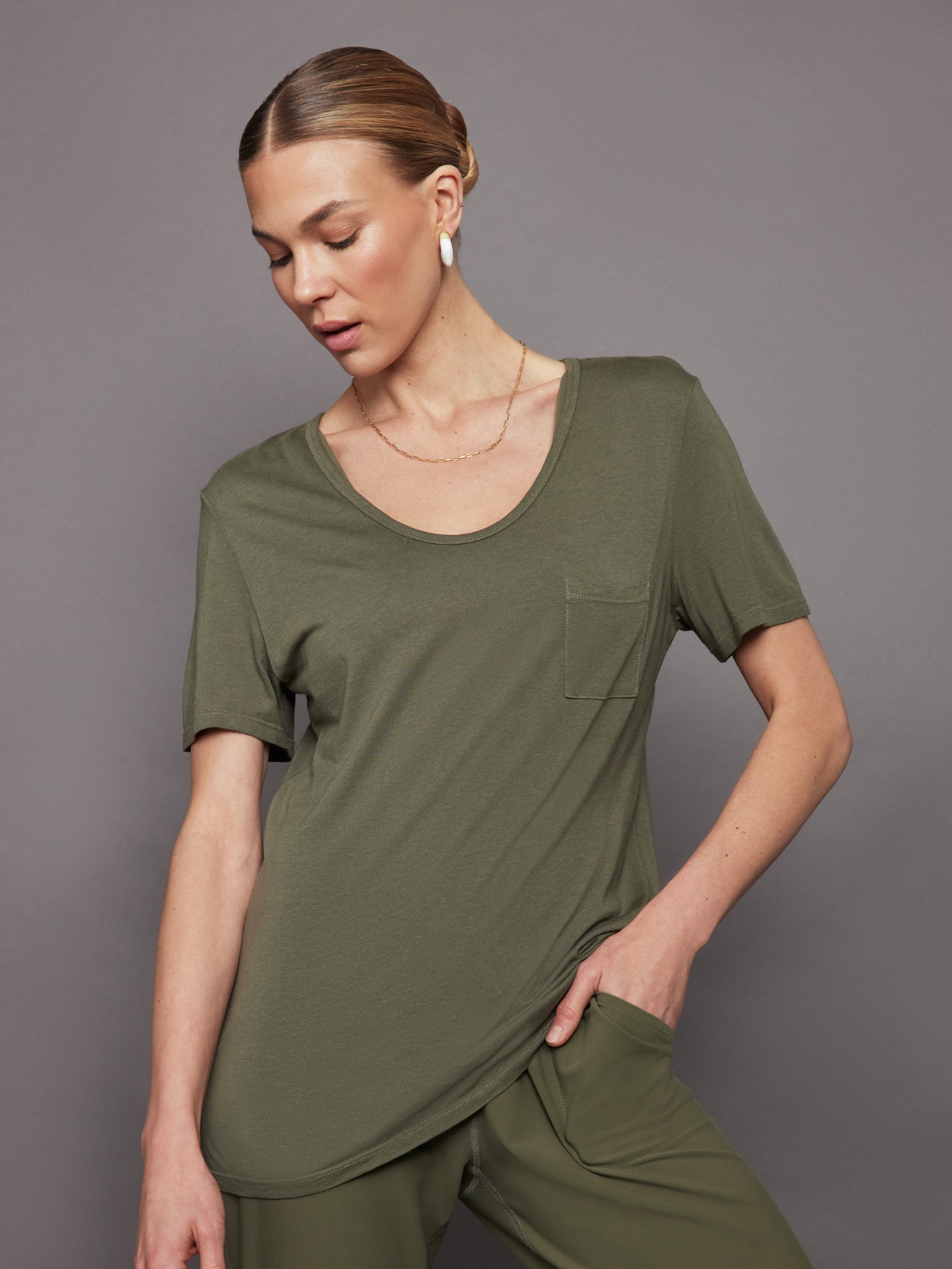 Carbon38 | Short Sleeve Pocket Tee - Olive