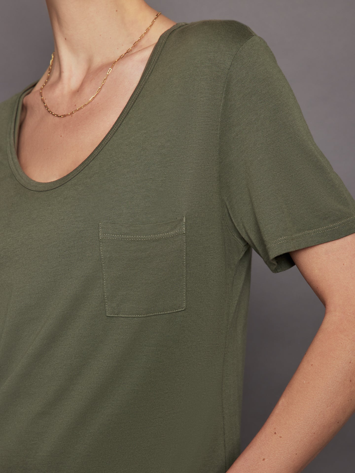 Carbon38 | Short Sleeve Pocket Tee - Olive