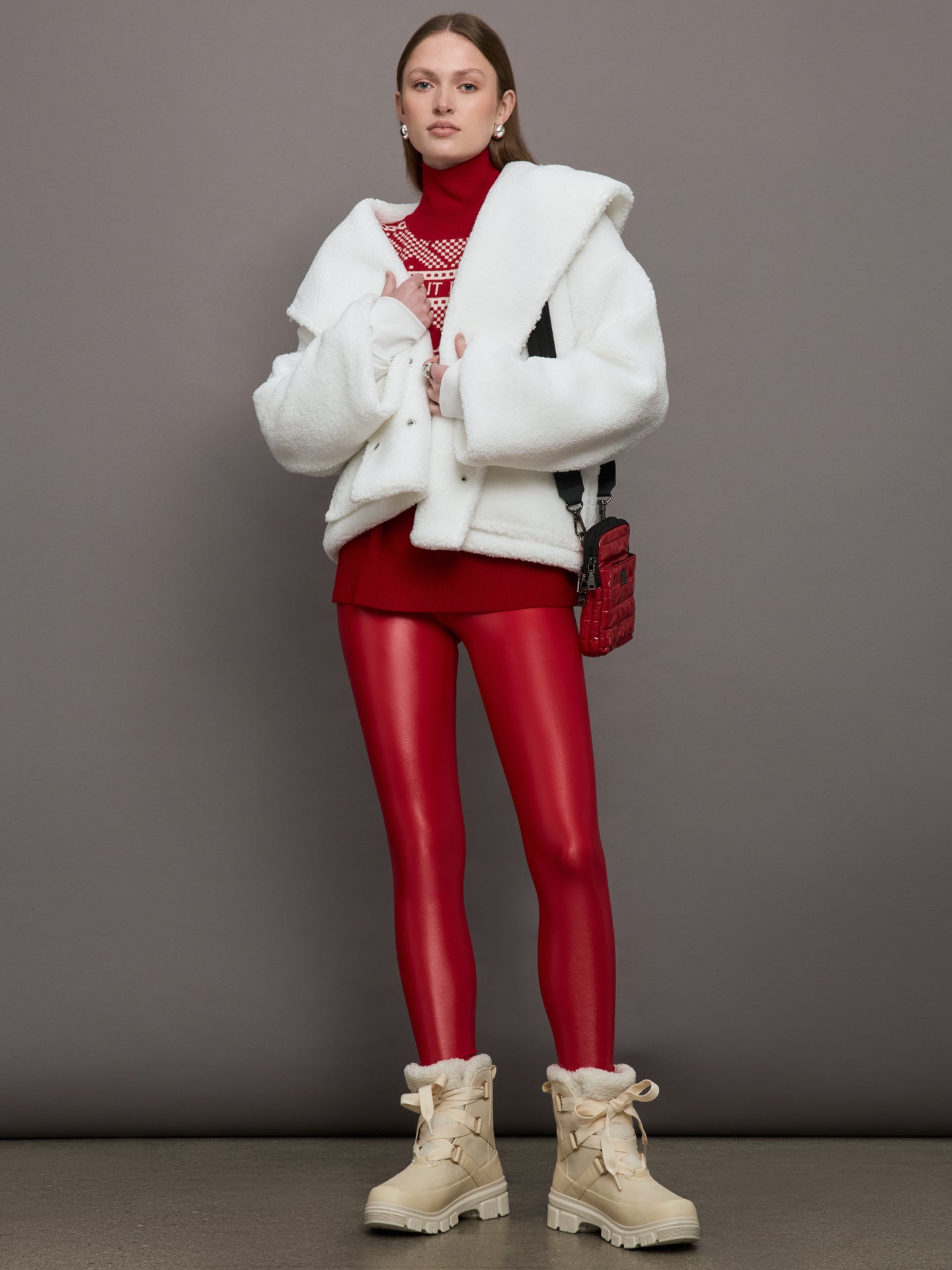 Carbon38 | Holiday Roll Neck - Red/White