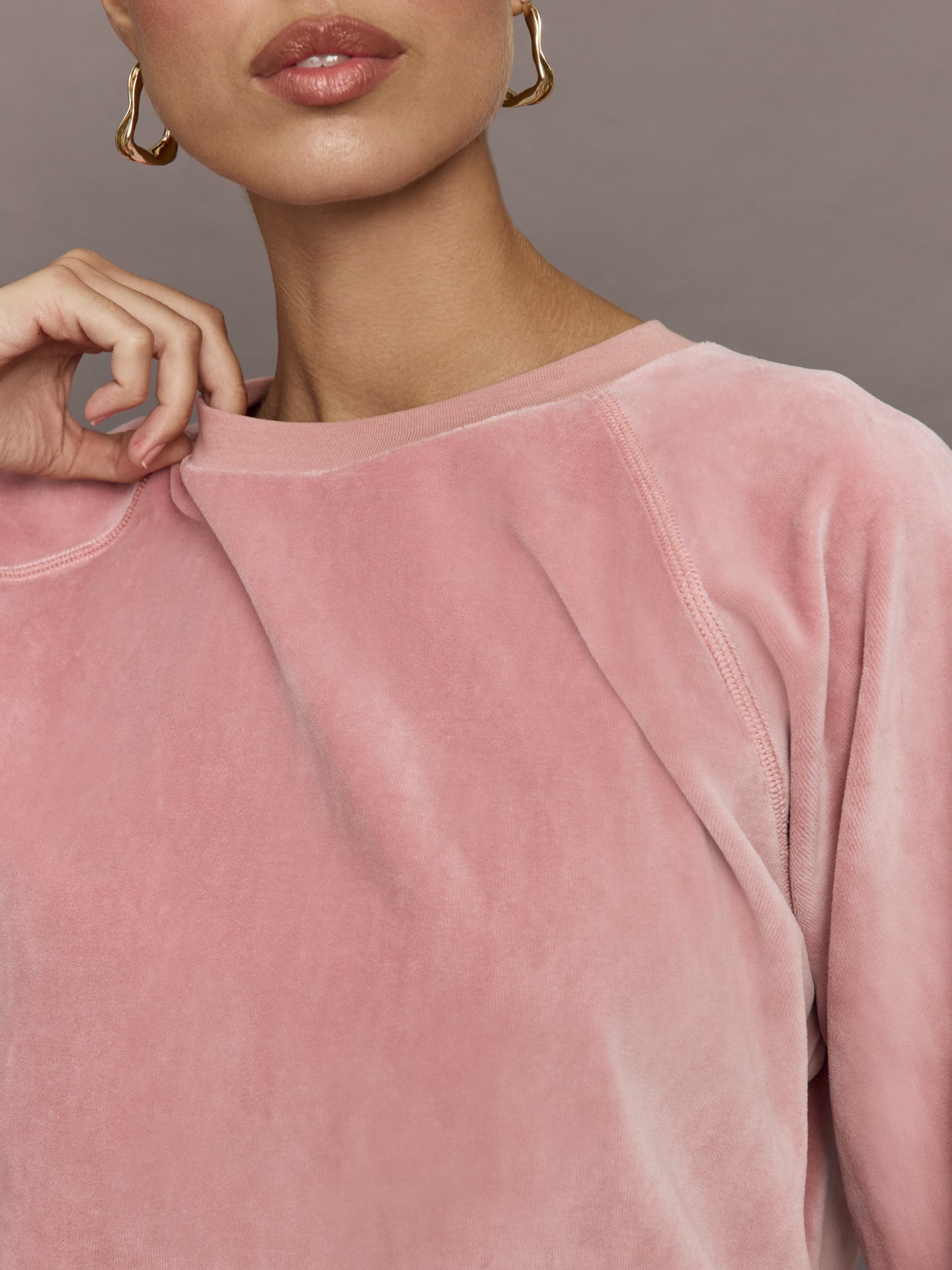 Carbon38 | Raglan Pullover in Velour - Blush