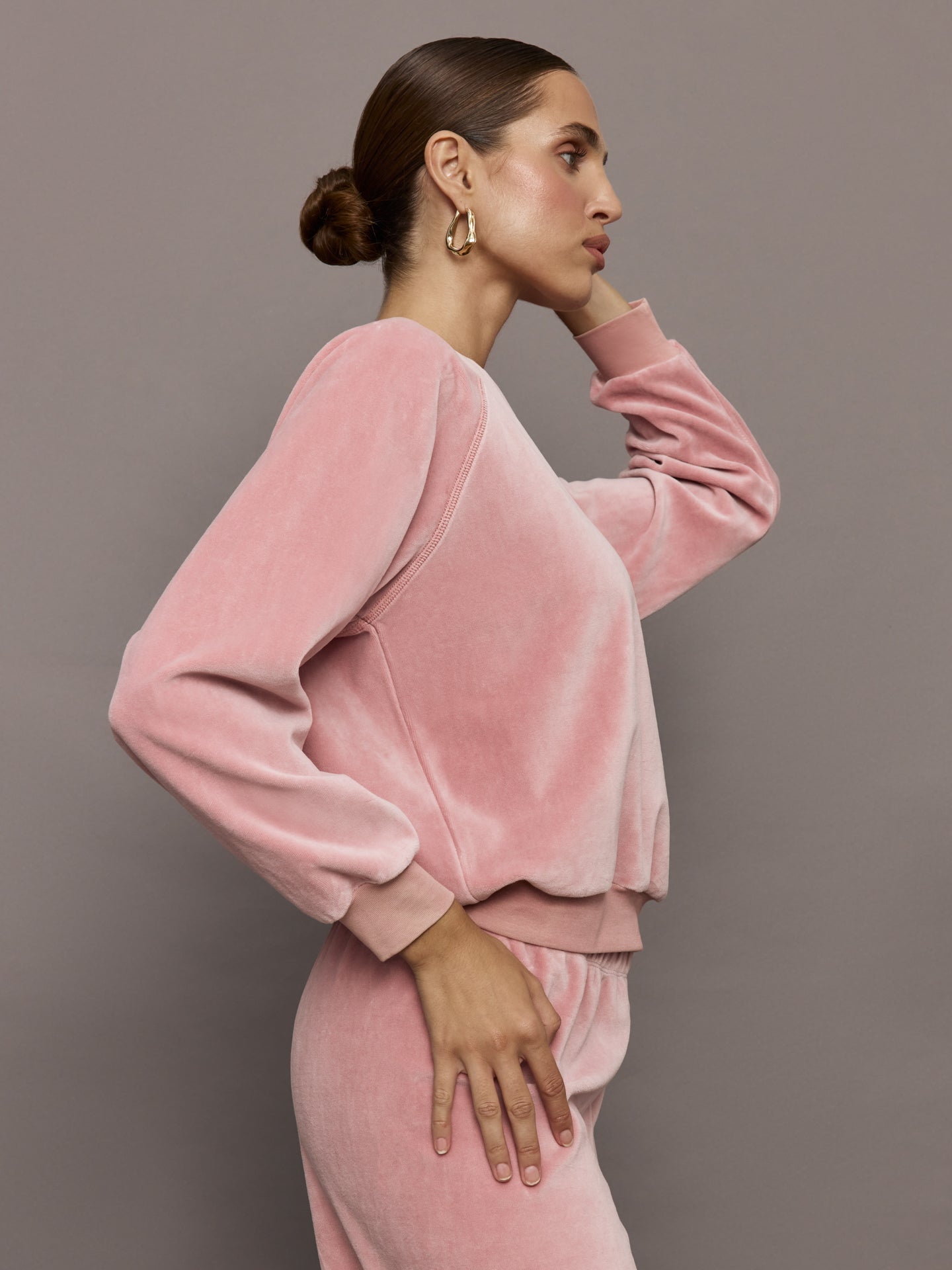 Carbon38 | Raglan Pullover in Velour - Blush