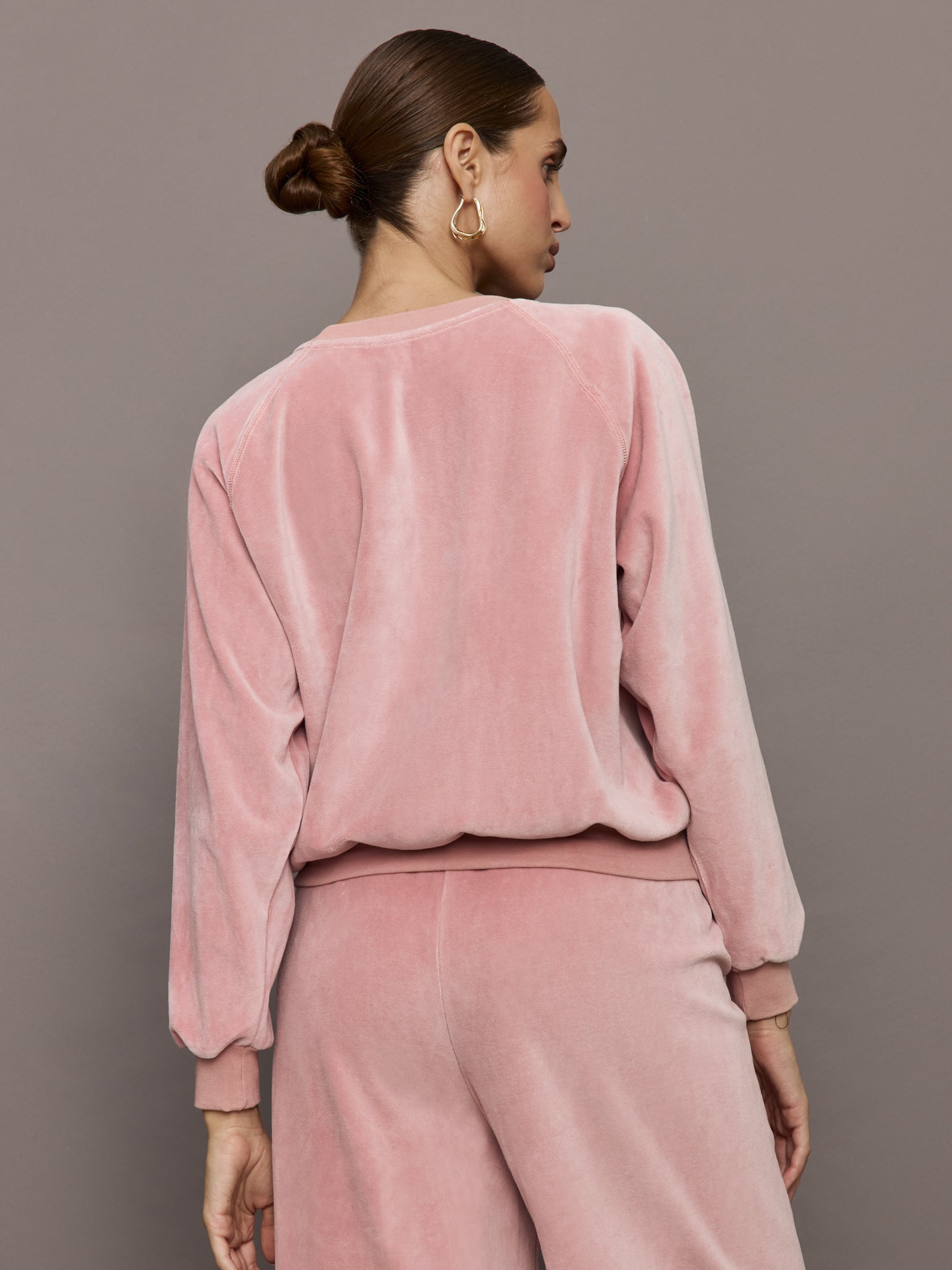 Carbon38 | Raglan Pullover in Velour - Blush