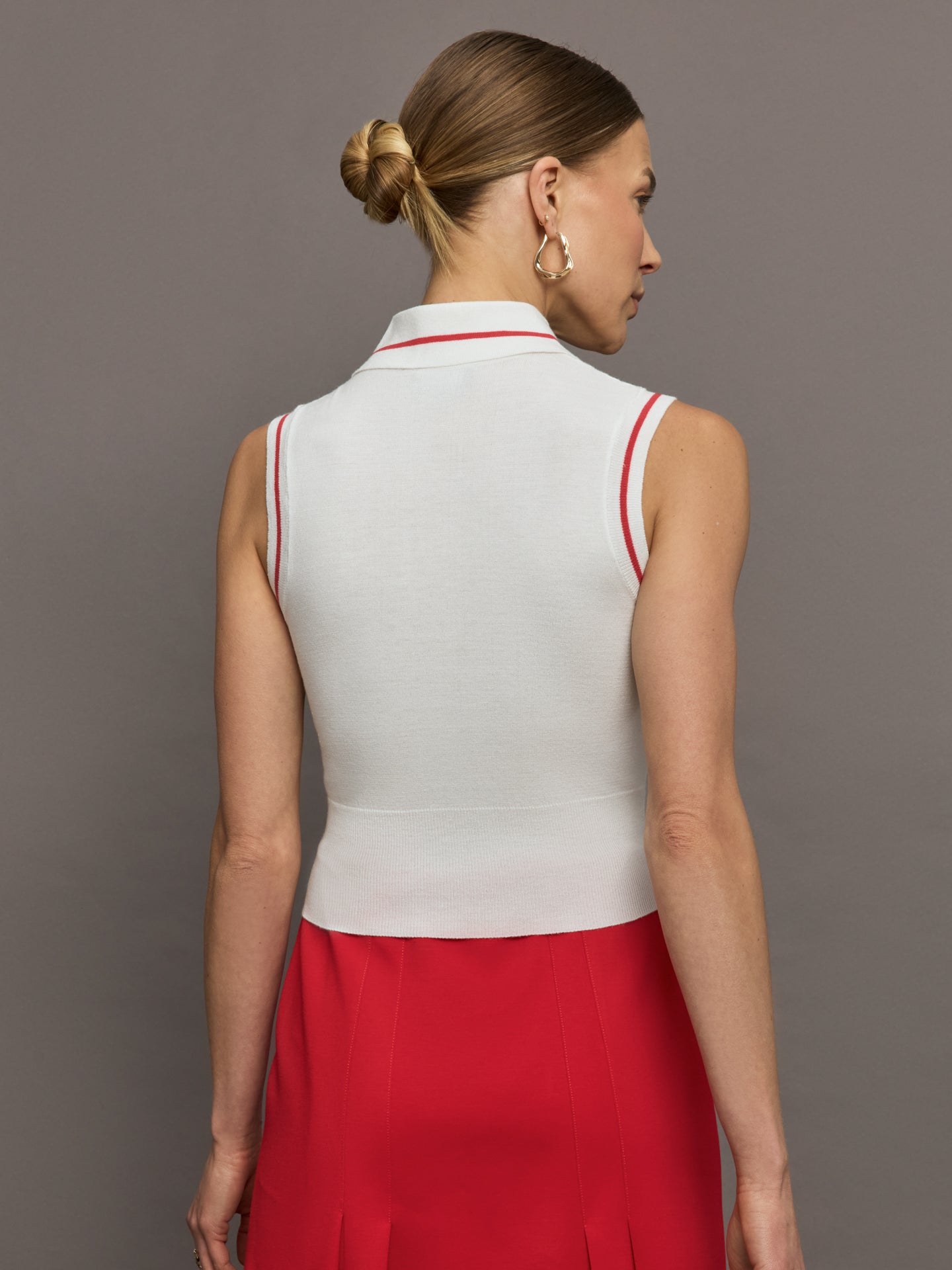 Carbon38 | Tennis Sleeveless Polo - White / Bittersweet