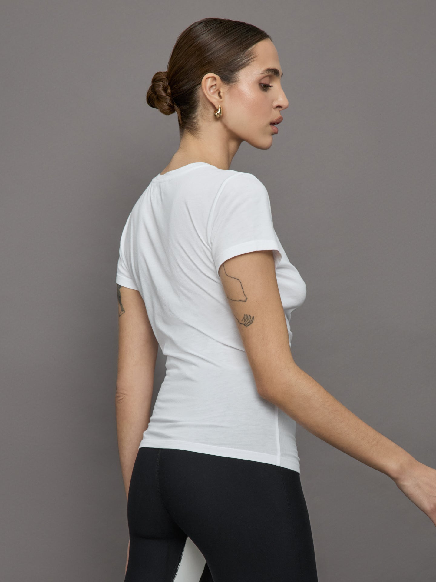 Carbon38 | Short Sleeve Ruched Front Tee - White
