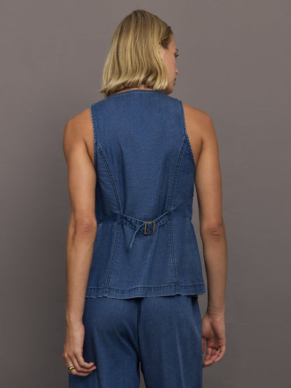 Carbon38 | Chambray Vest - Medium Wash
