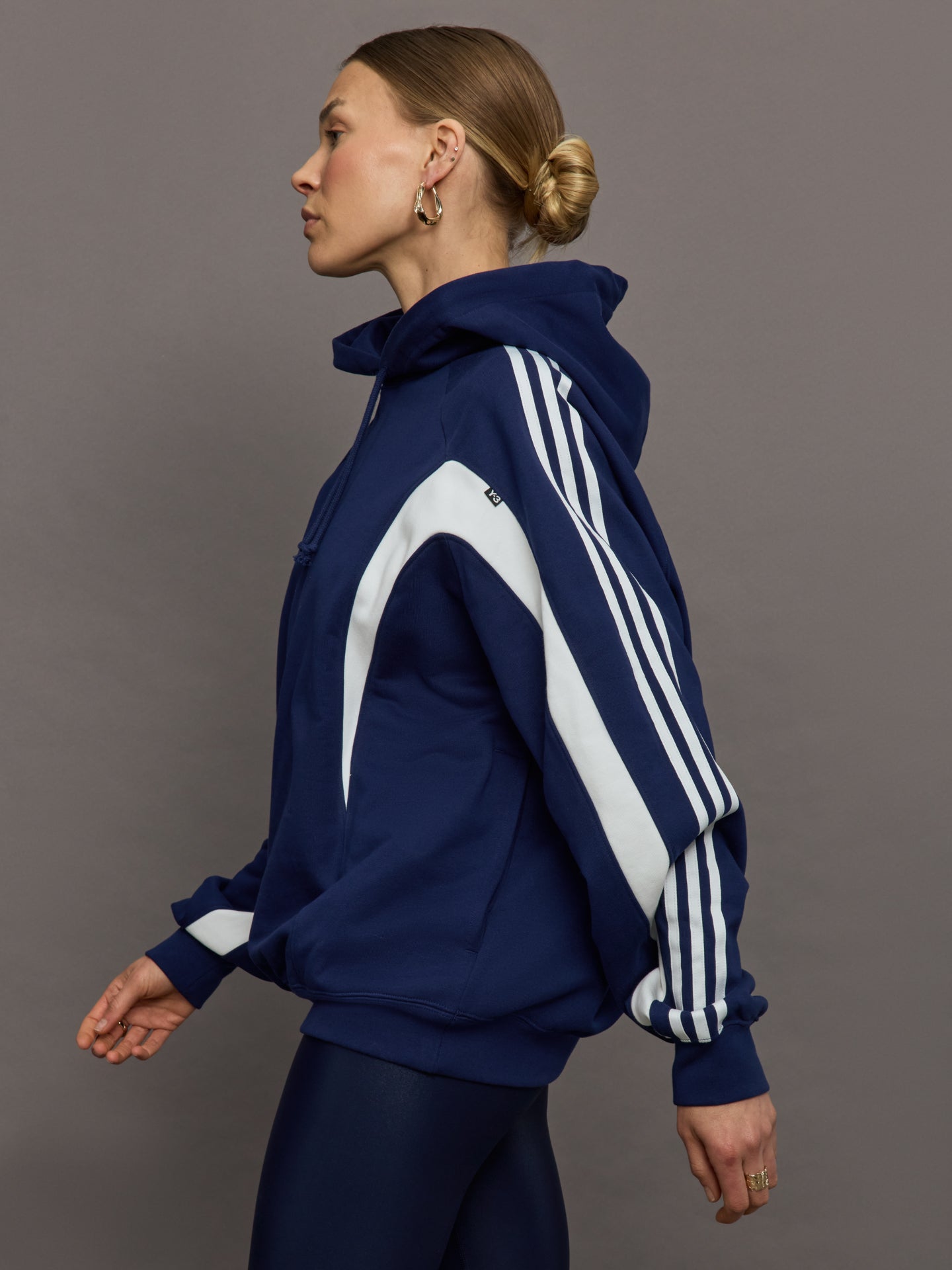 Carbon38 | U Cutline Hoodie - Dark Blue