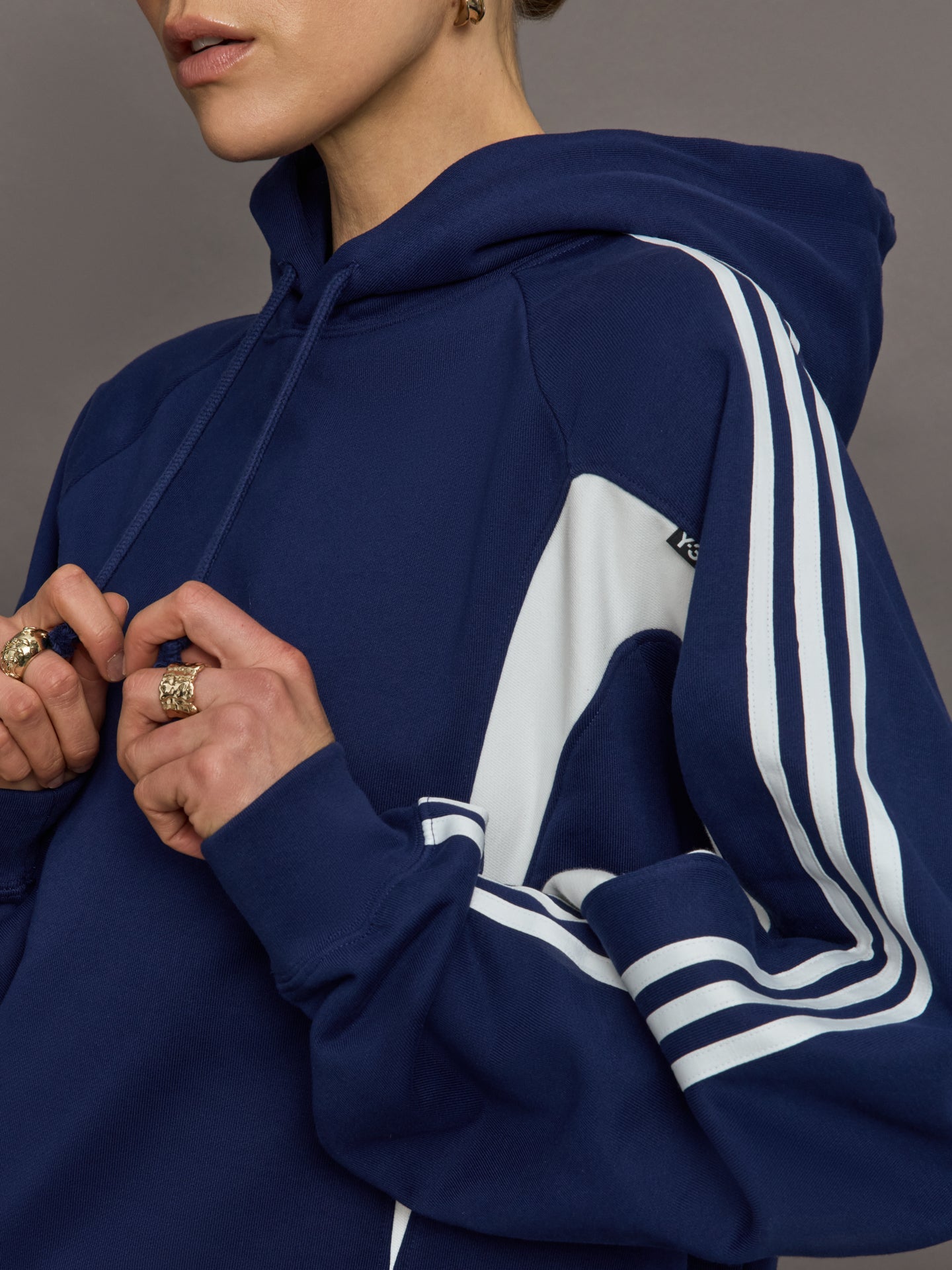 Carbon38 | U Cutline Hoodie - Dark Blue