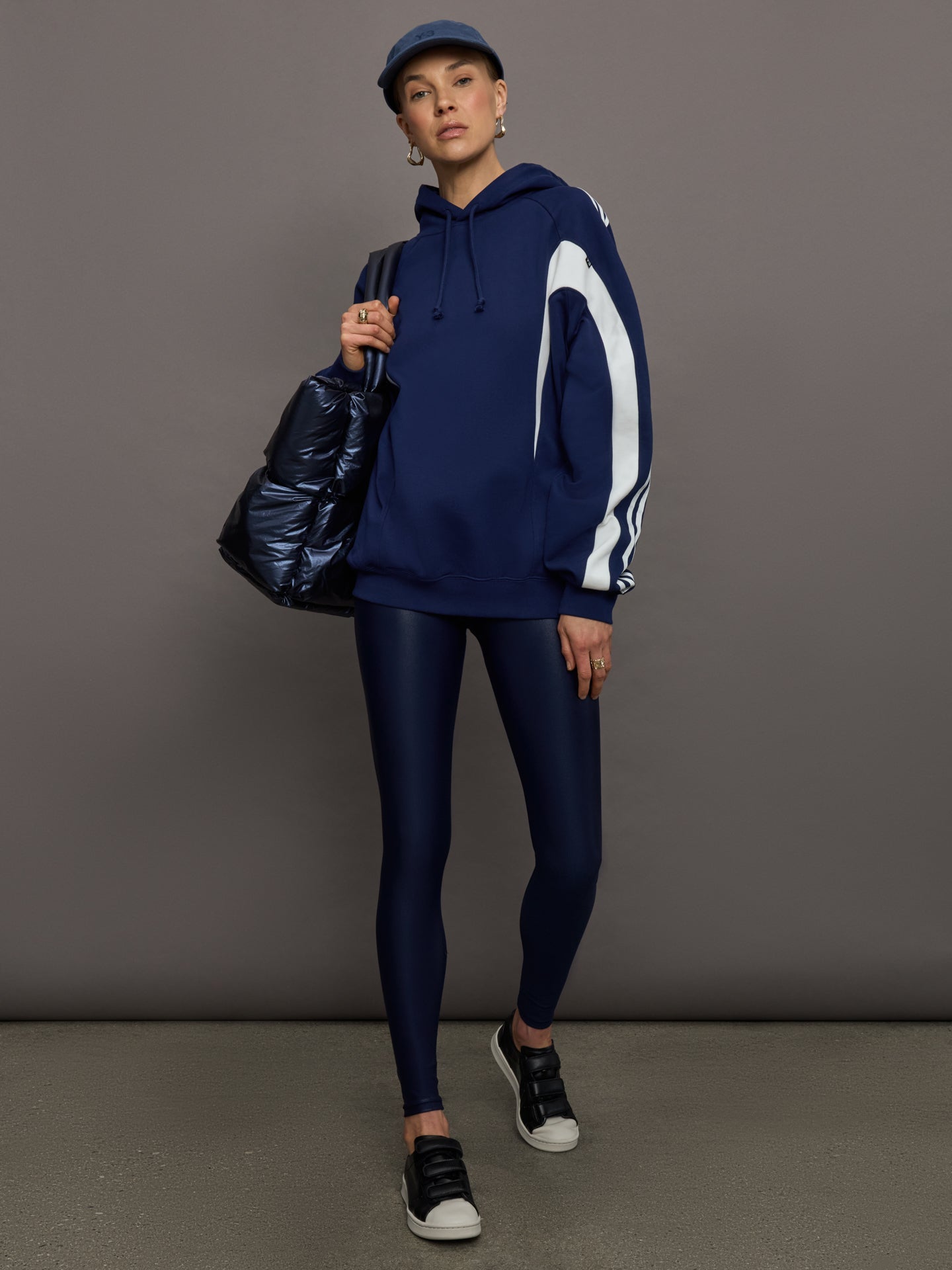 Carbon38 | U Cutline Hoodie - Dark Blue