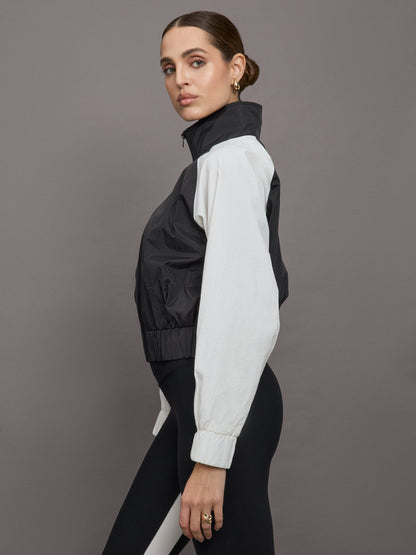 Carbon38 | Colorblock Windbreaker - Black / Cloud Dancer